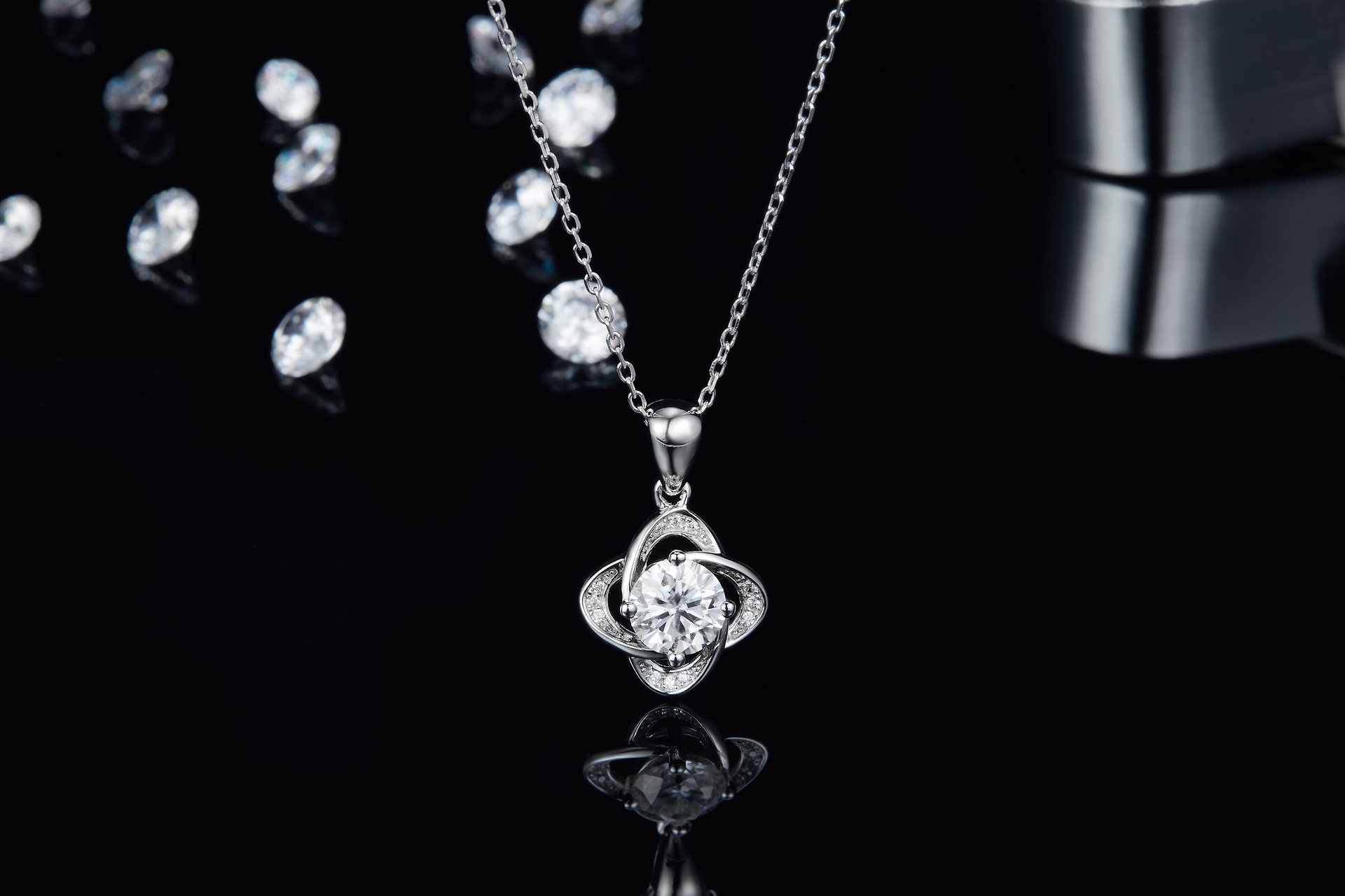 Four-Leaf Clover Moissanite Pendant Necklace - 1ct DEW Round Center - Image 5