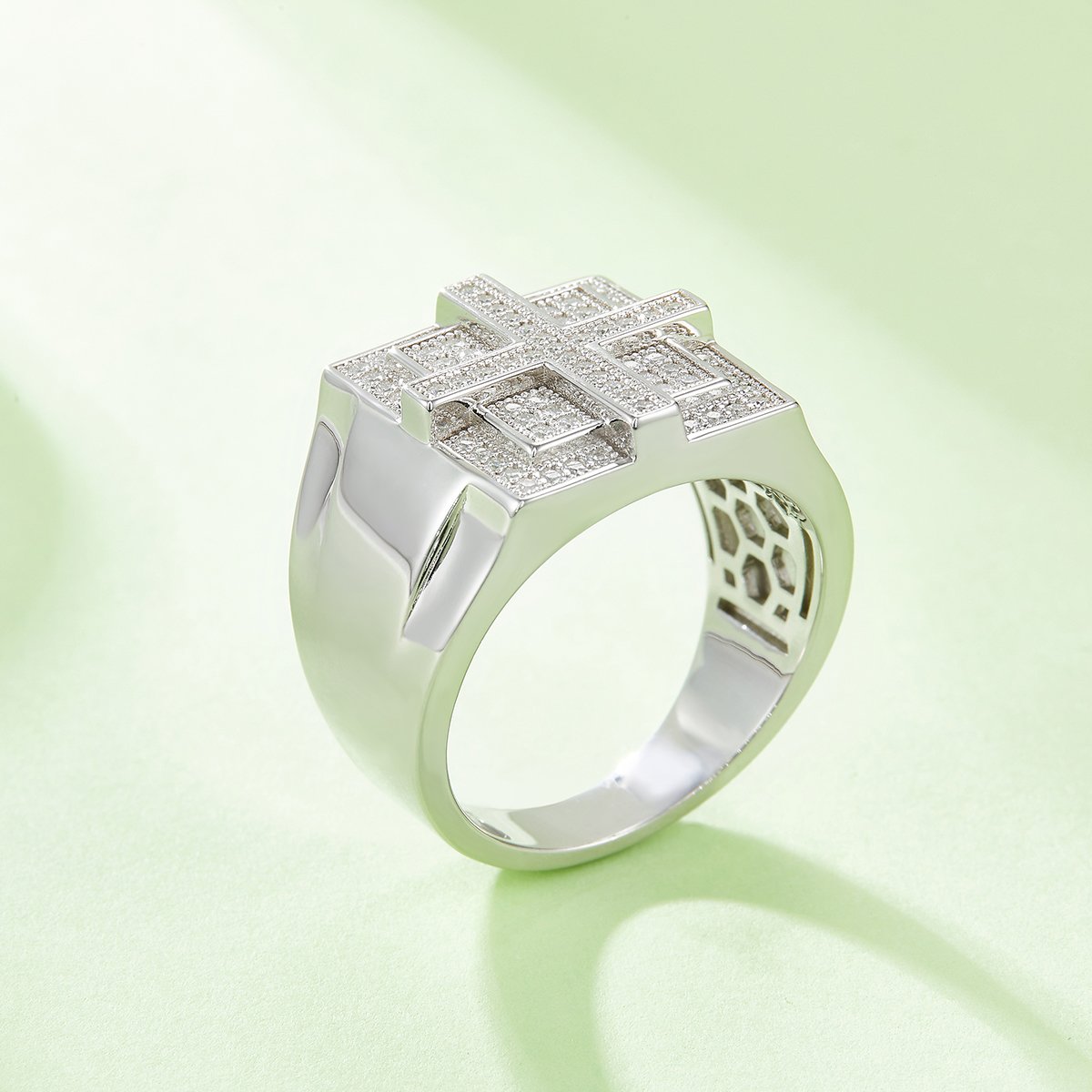 Men's Moissanite Pave Cross-Grid Signet Ring - Image 5