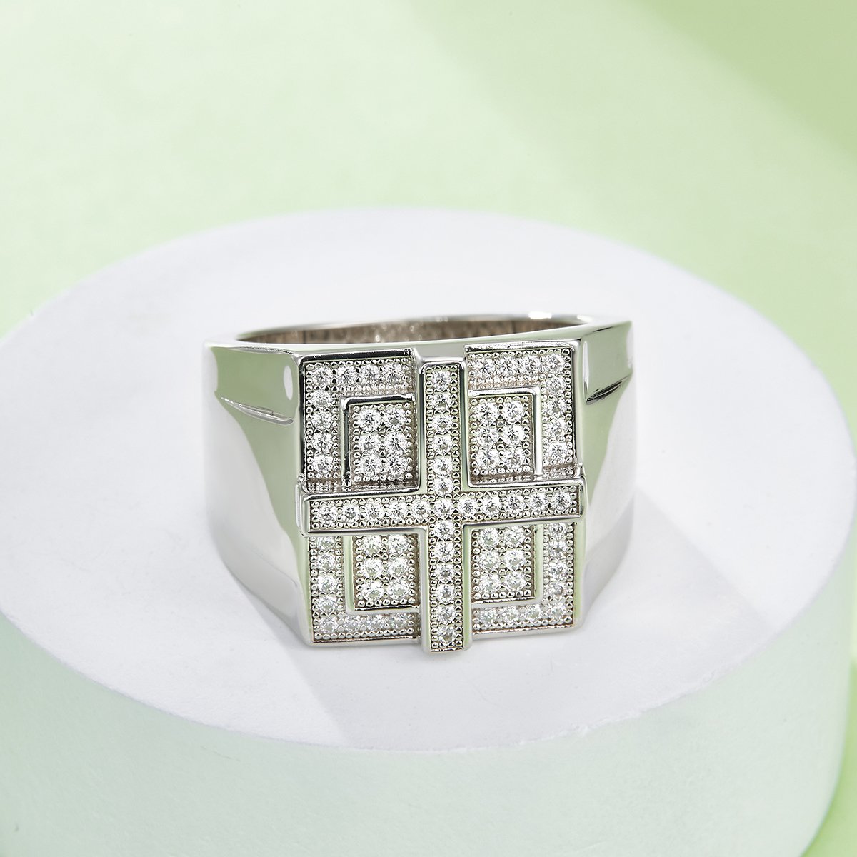 Men's Moissanite Pave Cross-Grid Signet Ring - Image 6