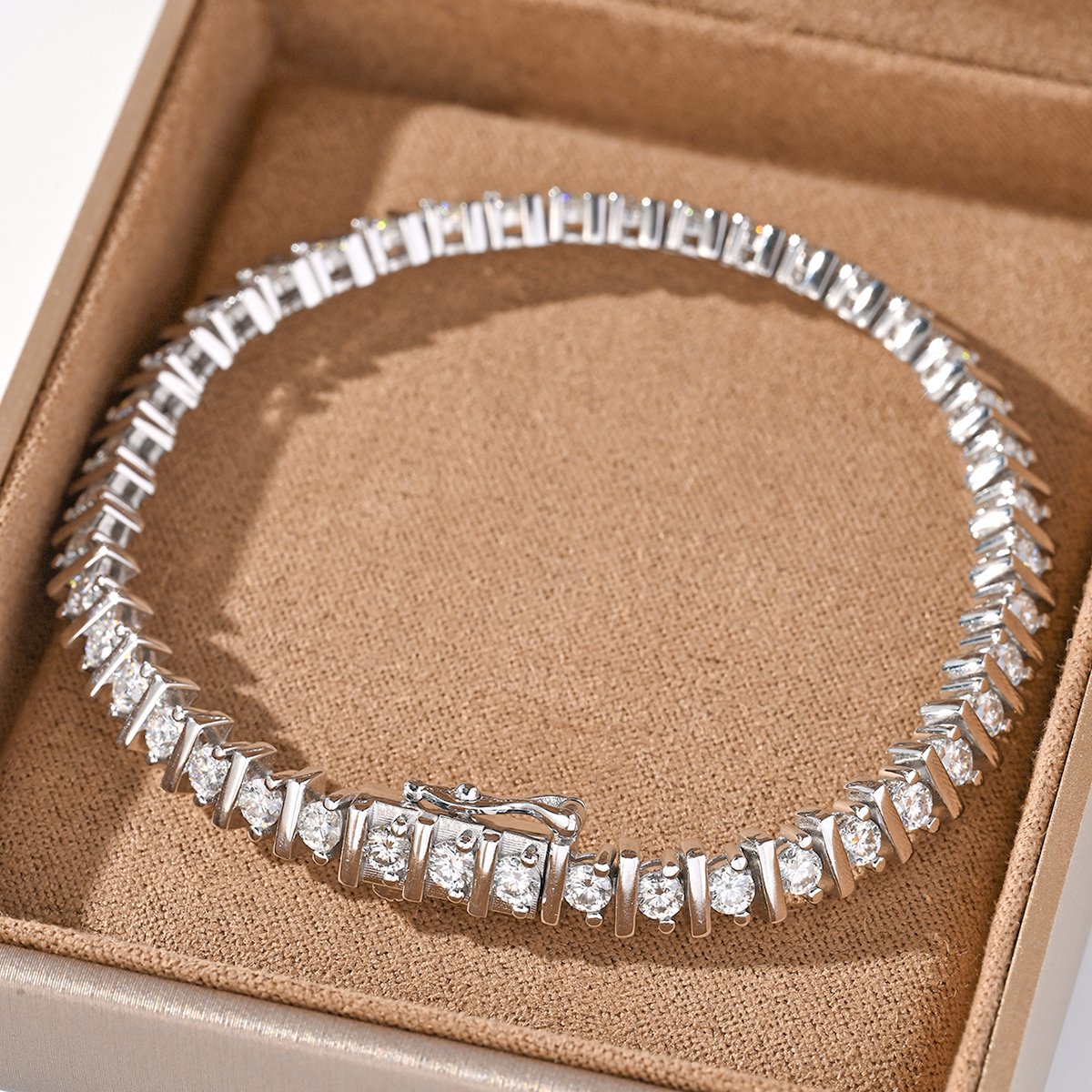 Bar-Link Round Moissanite Tennis Bracelet – 3mm White Gold - Image 3