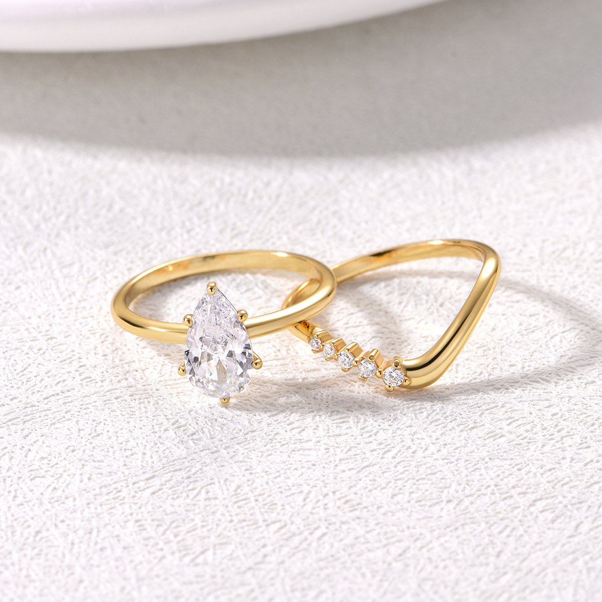 Pear Moissanite Solitaire & Curved Band Bridal Set | 1.5ct DEW Yellow Gold - Image 2