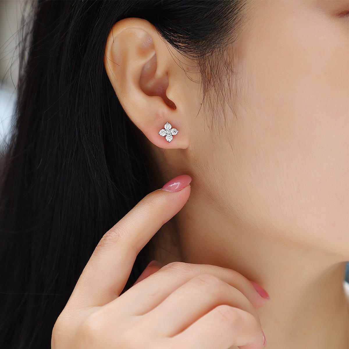 Four-Point Star Clover Cluster Moissanite Stud Earrings - Image 5