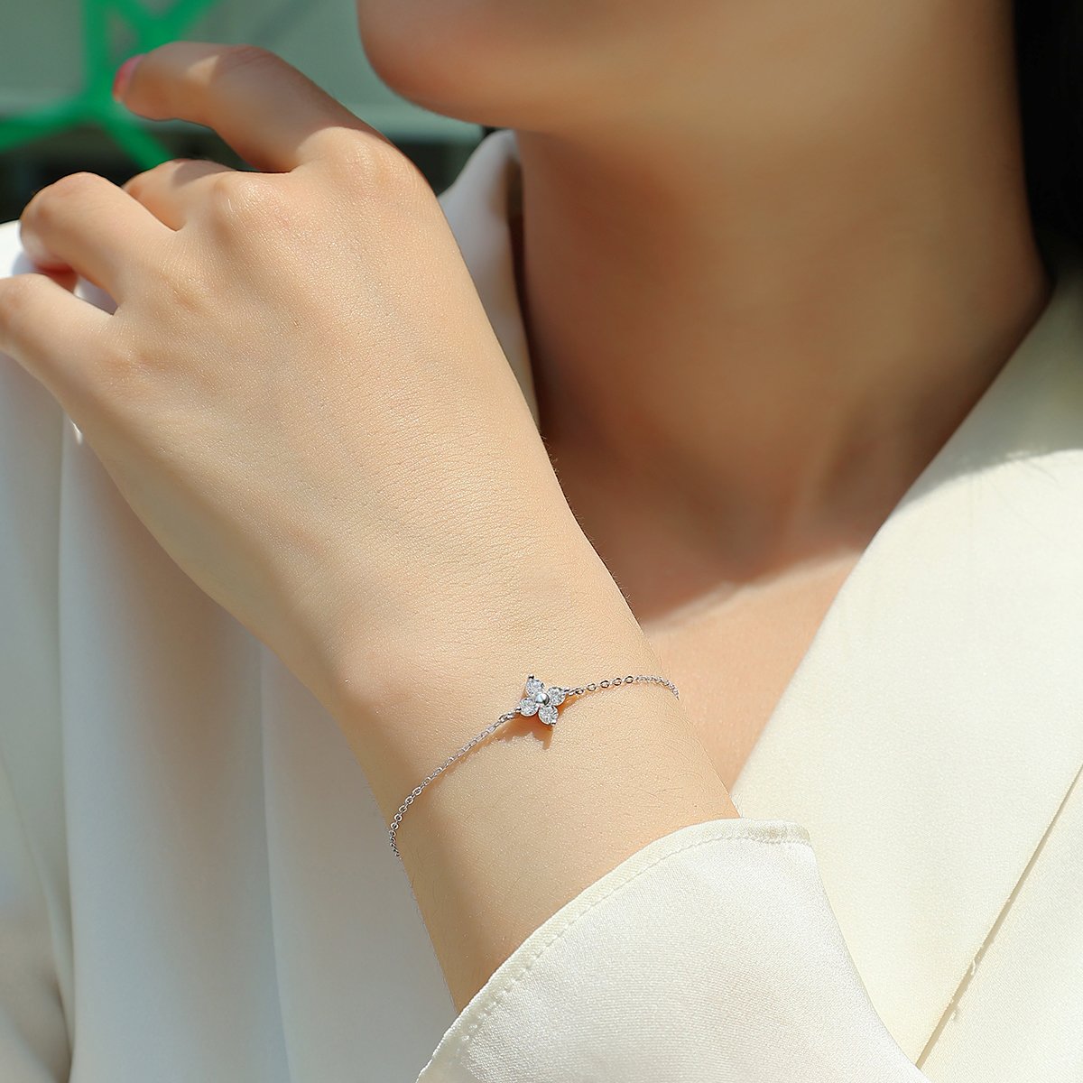 Round Moissanite Clover Chain Bracelet – 0.4ct DEW - Image 5