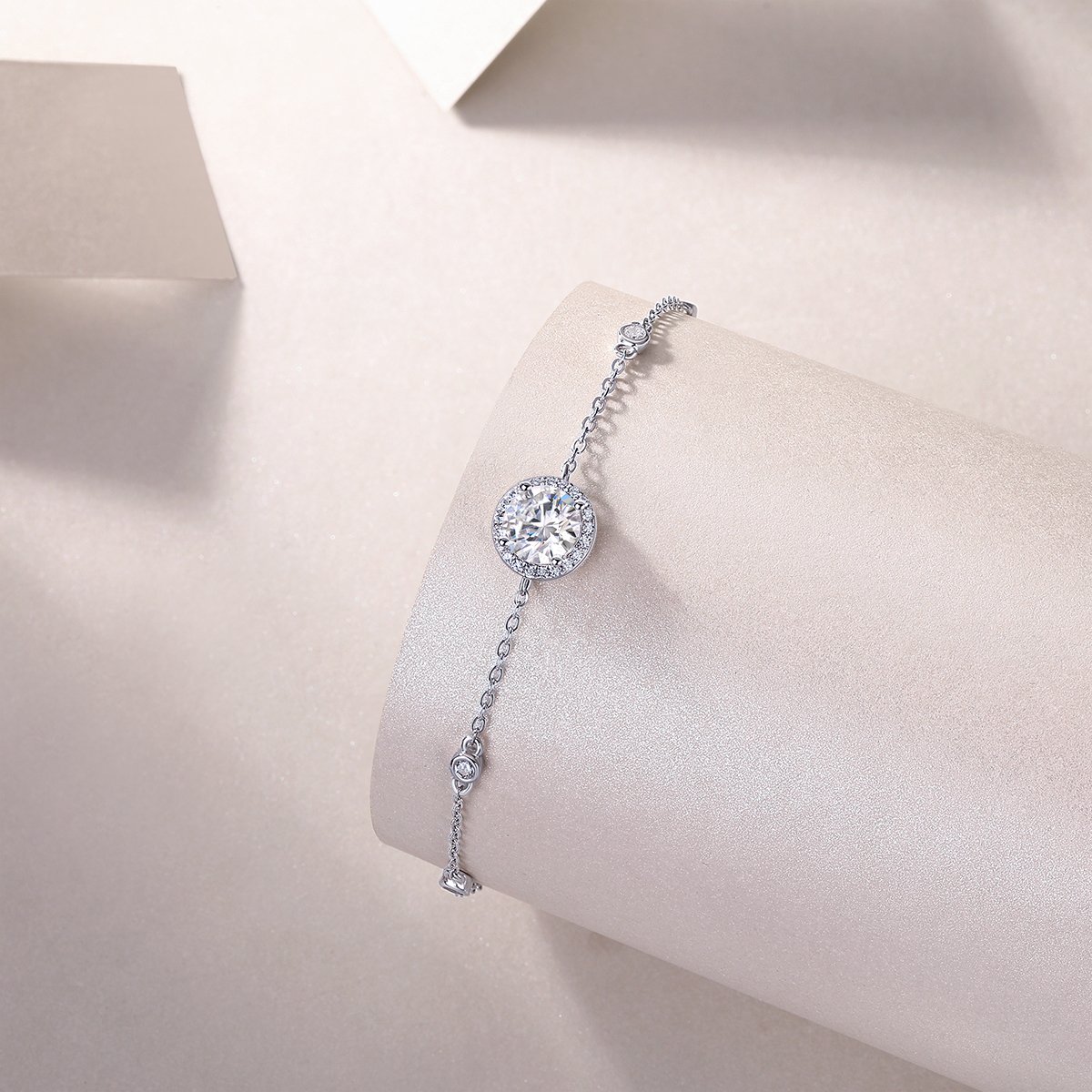 Round Moissanite Halo Bracelet – 1ct DEW (6.5mm) - Image 4