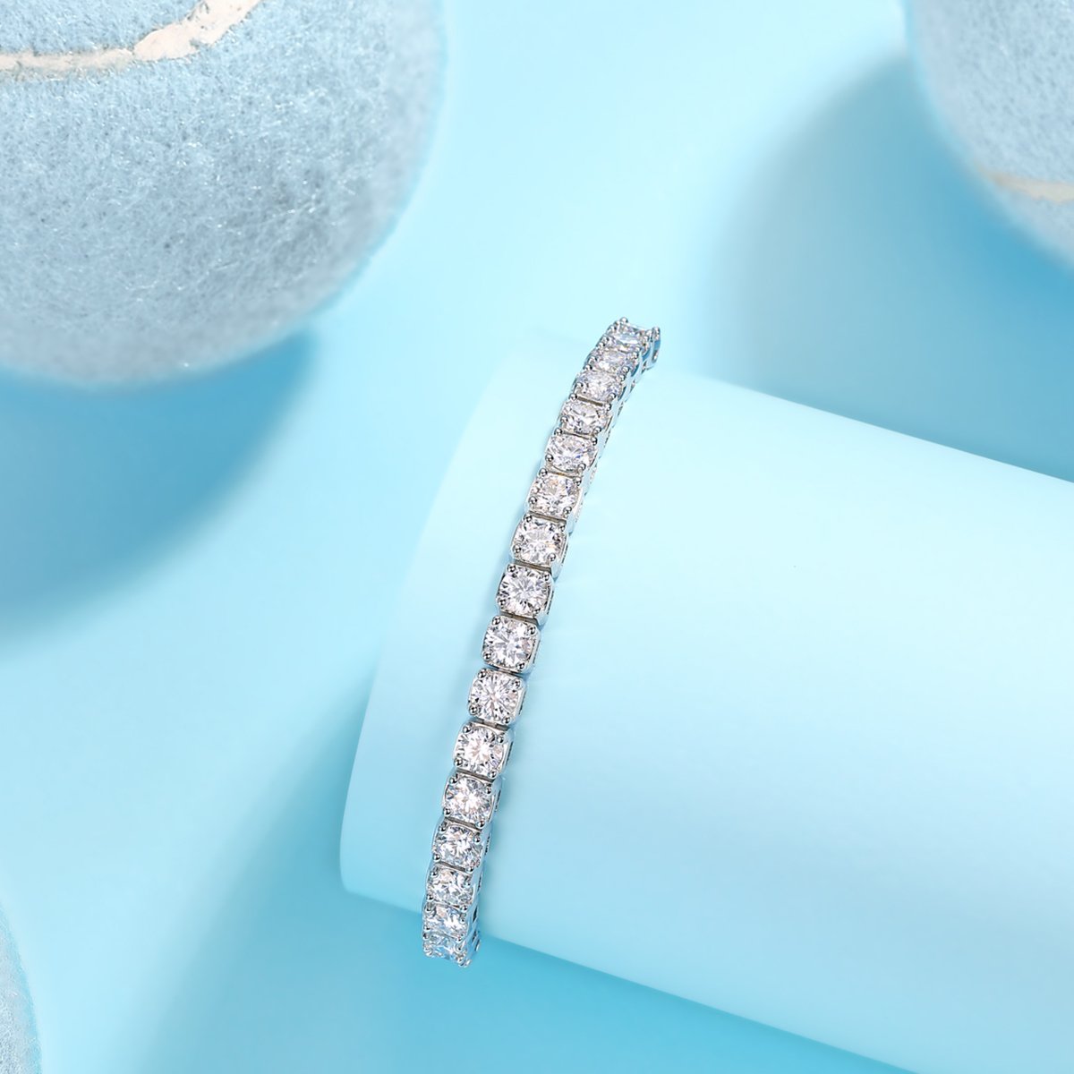 Round Moissanite Adjustable Bolo Bracelet in 18K White Gold - Image 4