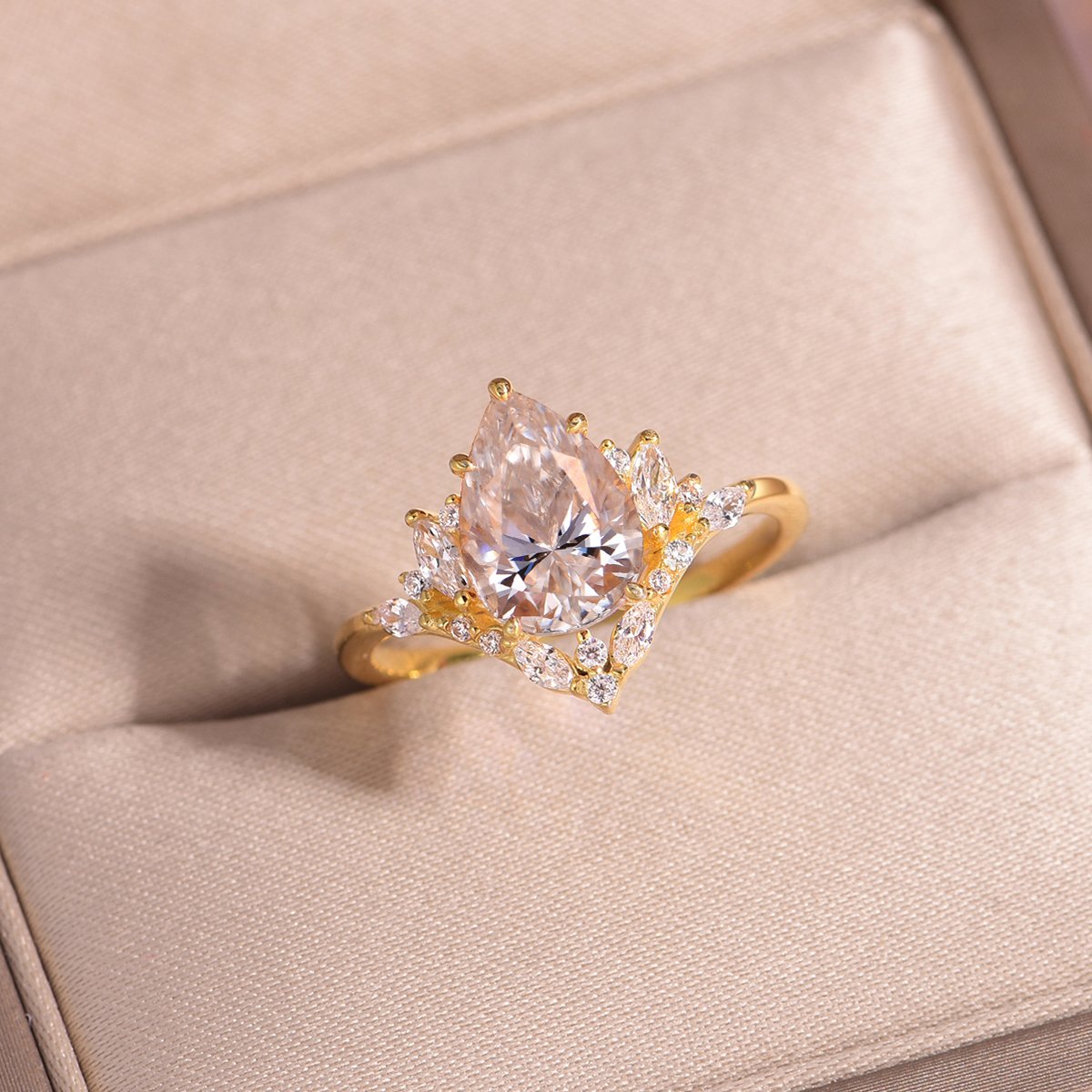 Pear-Cut Moissanite Tiara Crown Ring in 18K Yellow Gold - Image 2