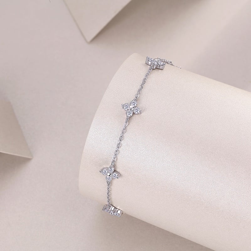 Four-Petal Clover Station Moissanite Bracelet - Image 4