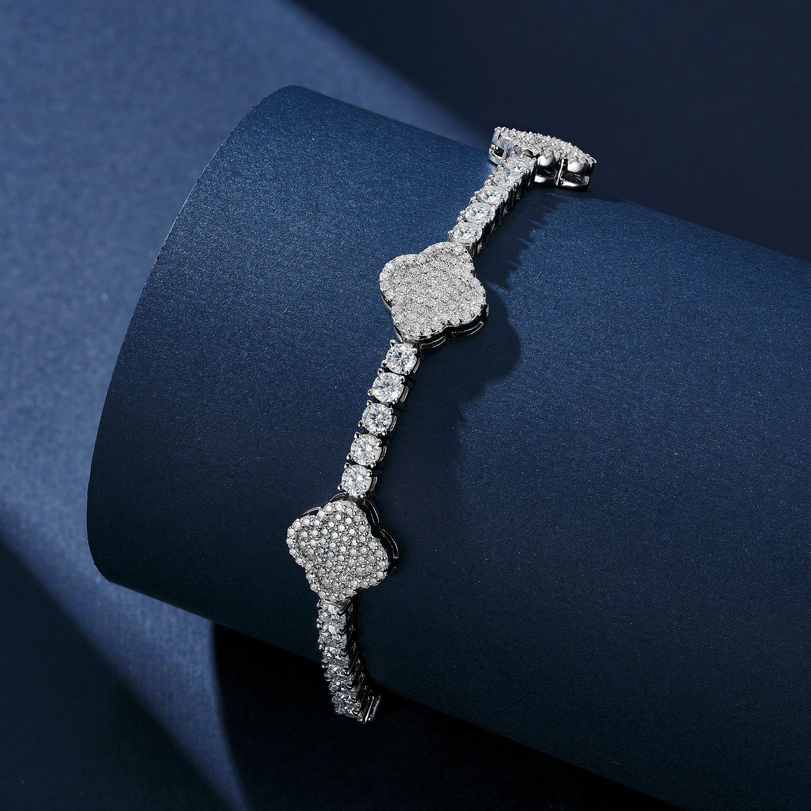 Moissanite Clover Pavé Tennis Bracelet - Image 4
