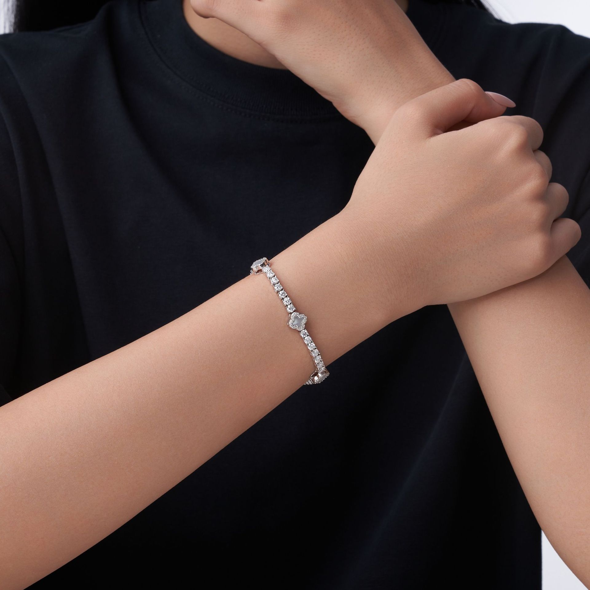 Clover Mother-of-Pearl Moissanite Tennis Bracelet | 4.1ct DEW Round | 925 Silver - Image 5