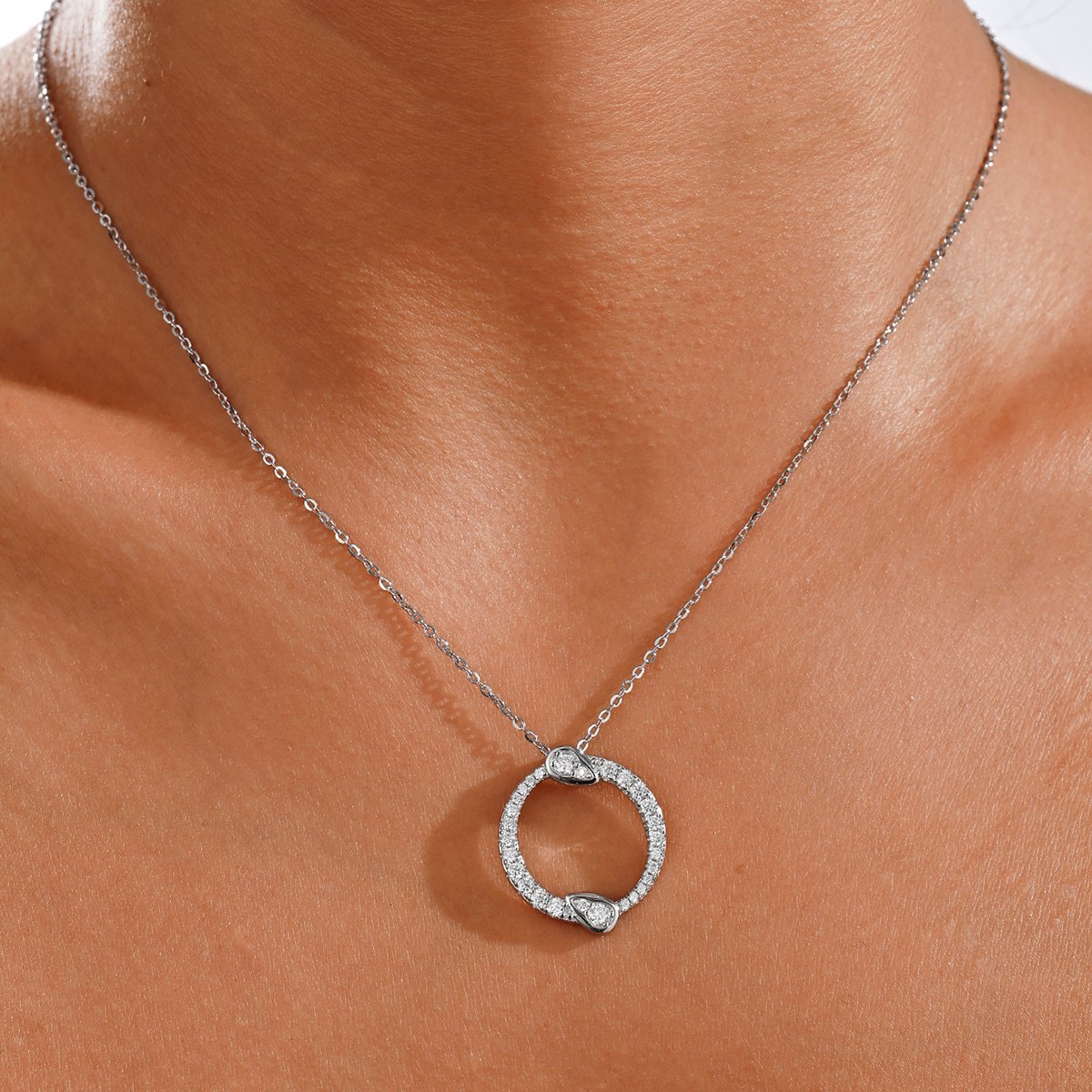 Moissanite Open Circle Pavé Pendant Necklace - Image 4