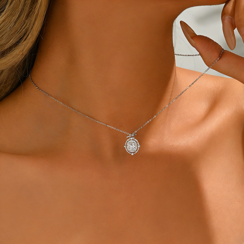 Vintage Oval Moissanite Halo Toggle Necklace - Image 4
