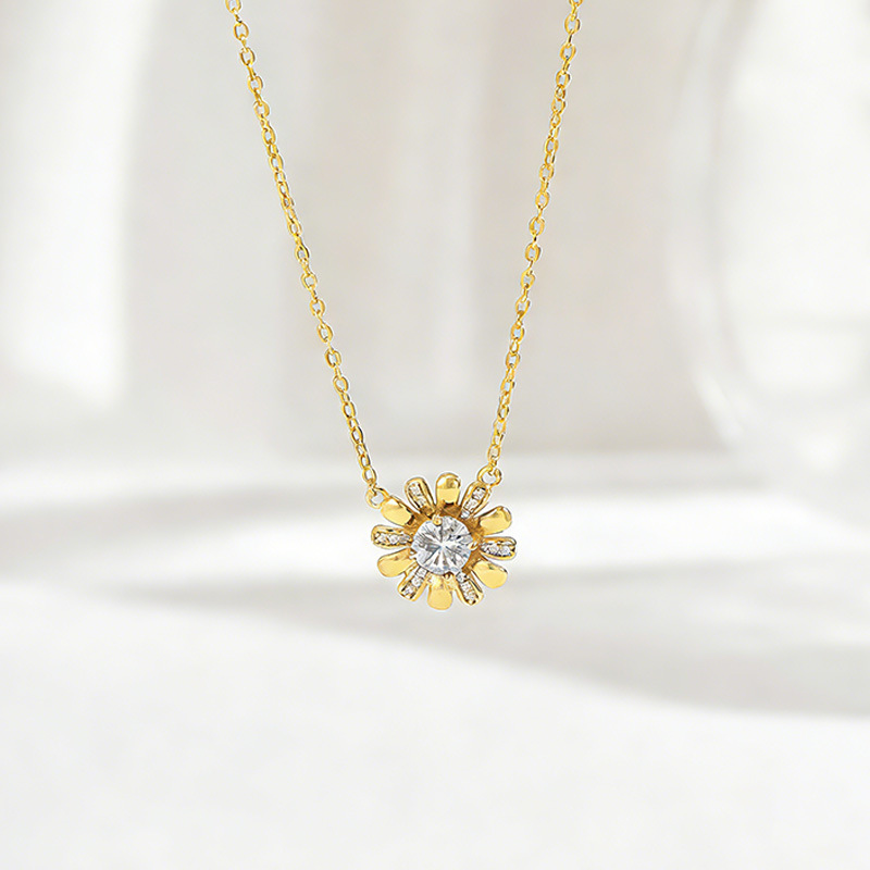 Daisy Flower Moissanite Pave Pendant Necklace in Sterling Silver - Image 4