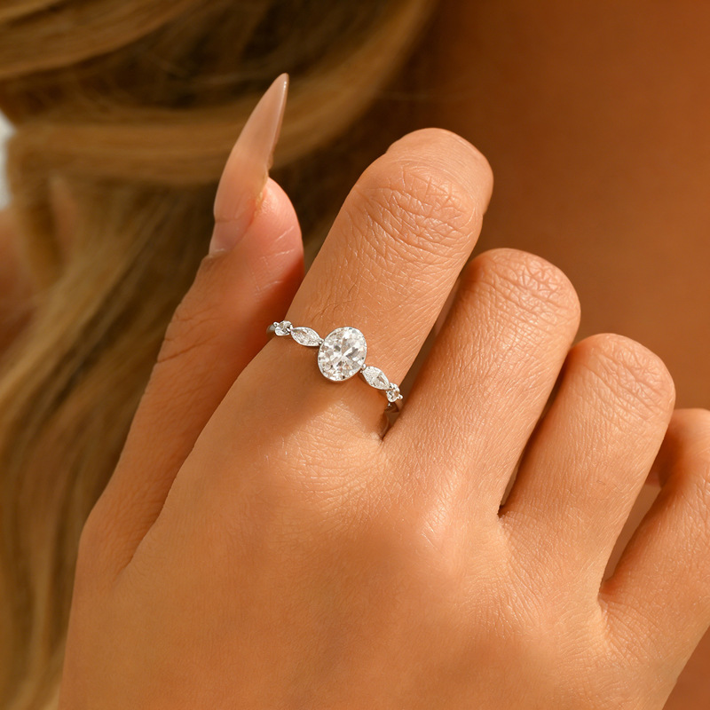 Bezel-Set Oval Moissanite Vintage Shoulder Ring - Image 4