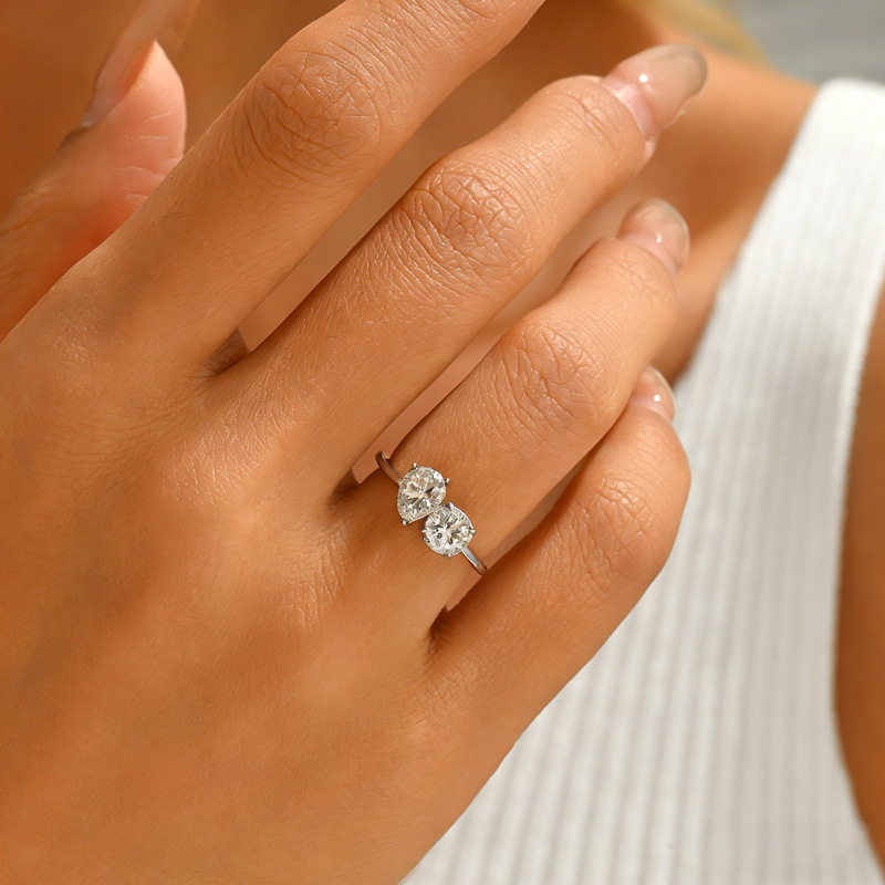 Toi et Moi Pear & Round Moissanite Ring - Image 5