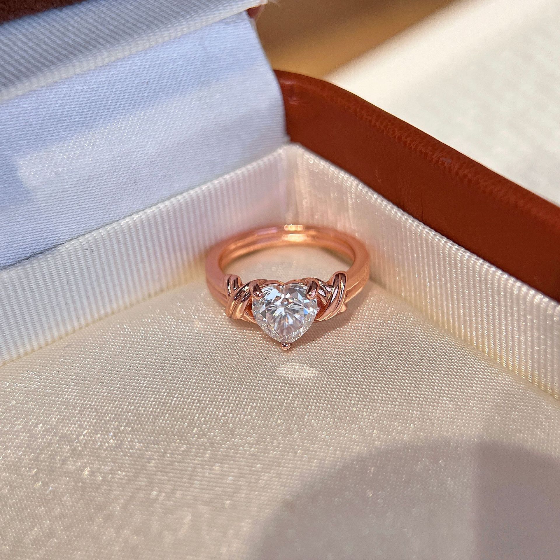 Heart-Cut Moissanite Rope Ring | 18K Rose Gold | 1.2ct DEW Solitaire - Image 4