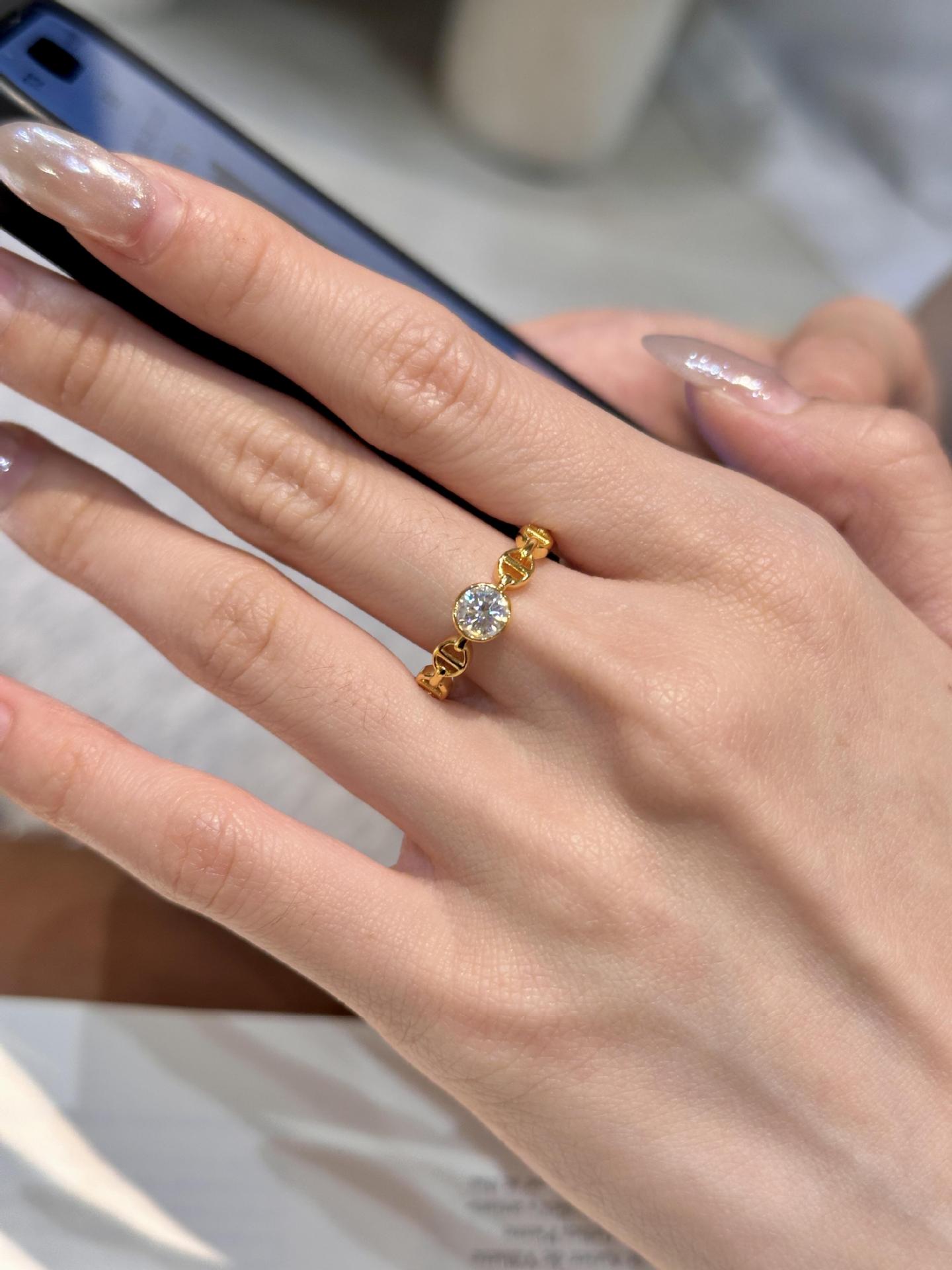 Round Moissanite Bezel Mariner-Link Gold Ring - Image 6