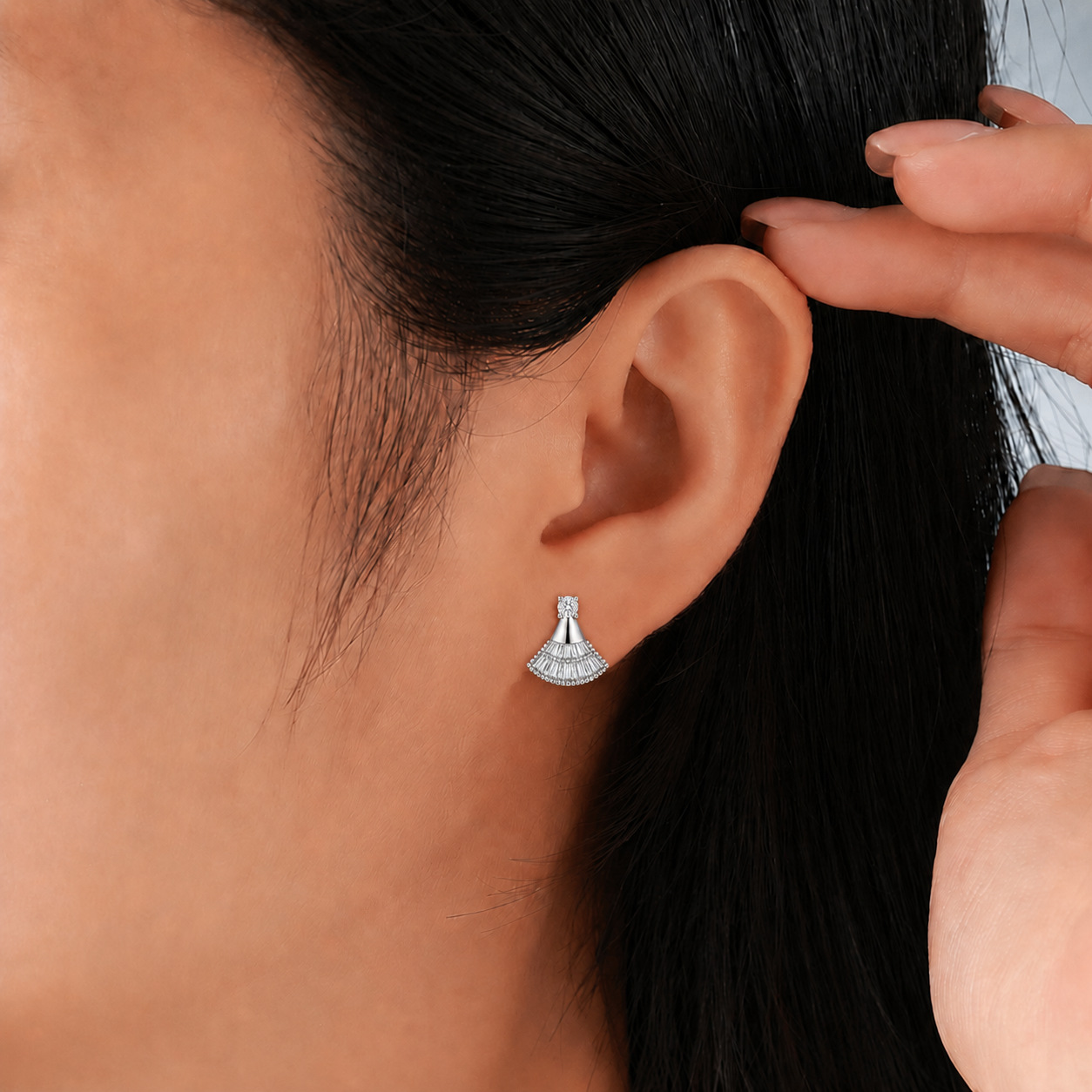 Baguette Moissanite Fan Stud Earrings – 0.27ct DEW Each - Image 3