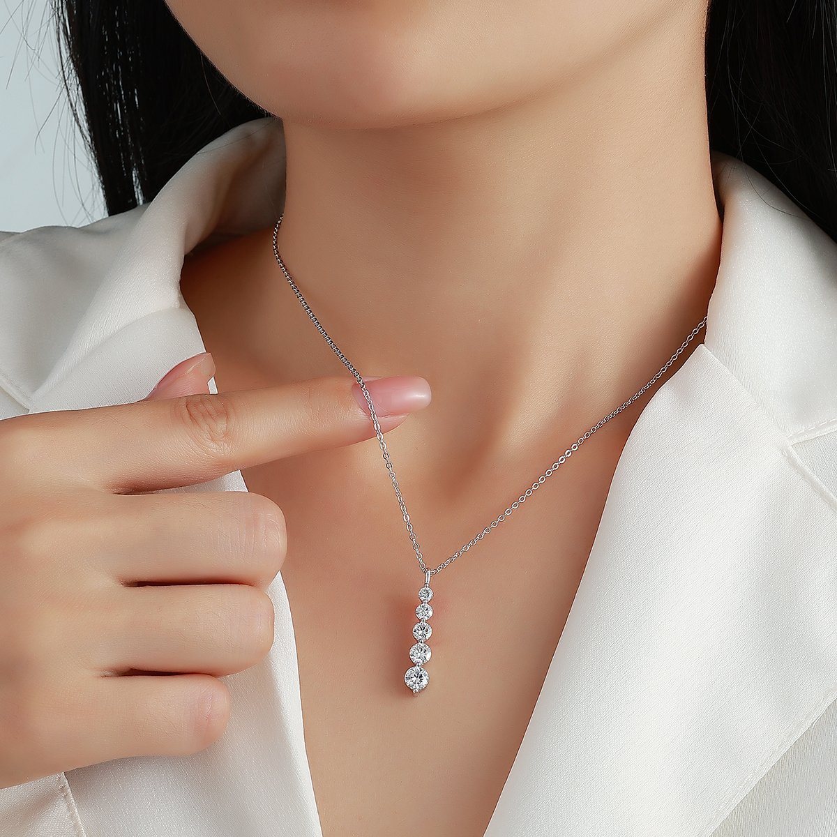 Graduated Moissanite Drop Pendant Necklace – 1.5ct DEW - Image 4