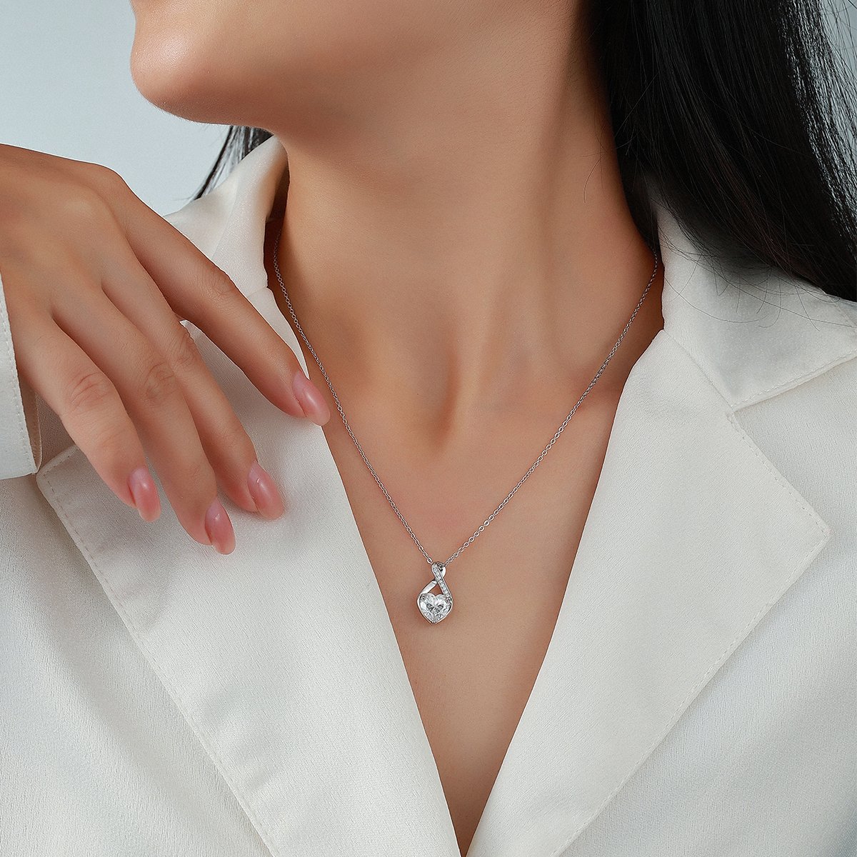 Heart Moissanite Infinity Twist Necklace – 2ct DEW - Image 4