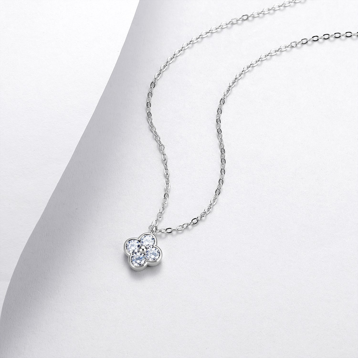 Moissanite Clover Pendant Necklace – 0.4ct DEW, 925 Silver - alternate view