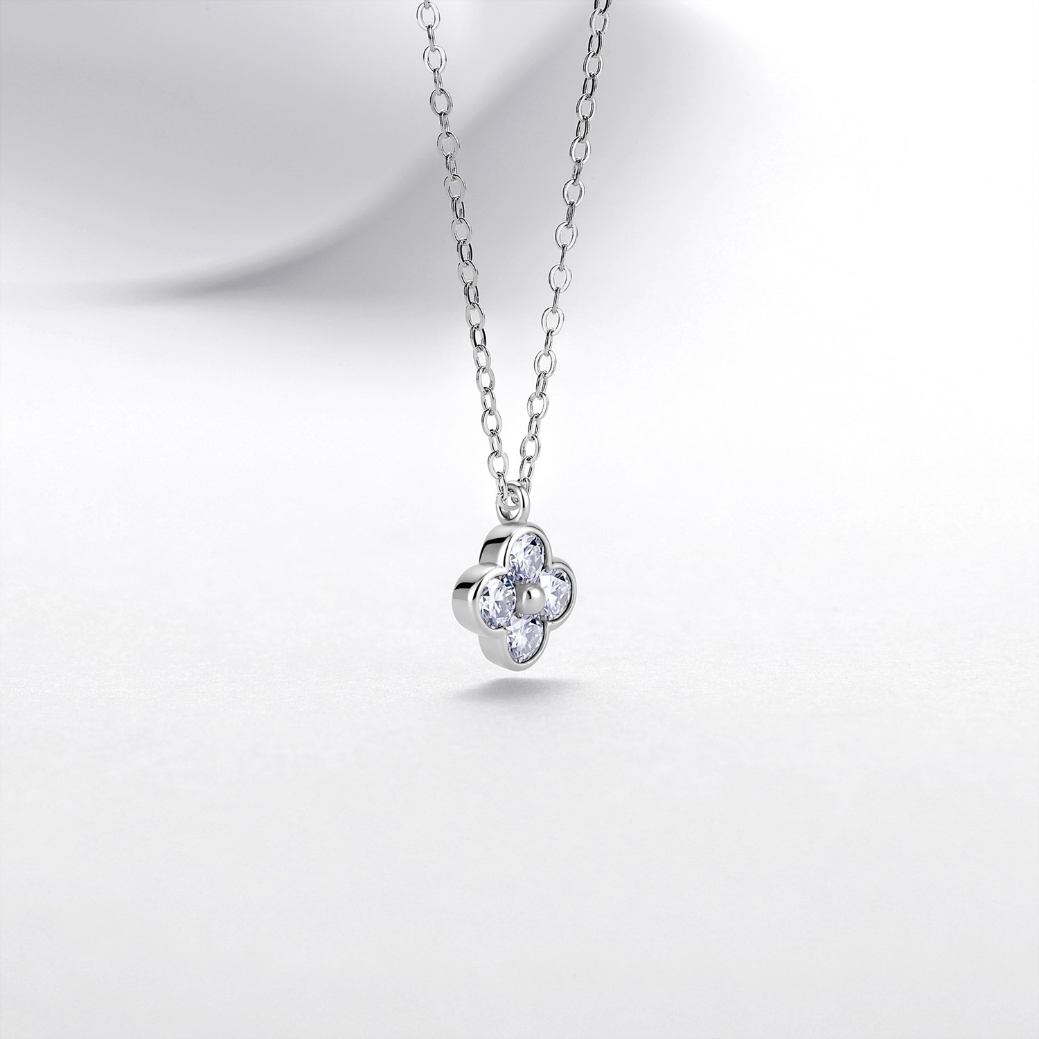 Moissanite Clover Pendant Necklace – 0.4ct DEW, 925 Silver - Image 3