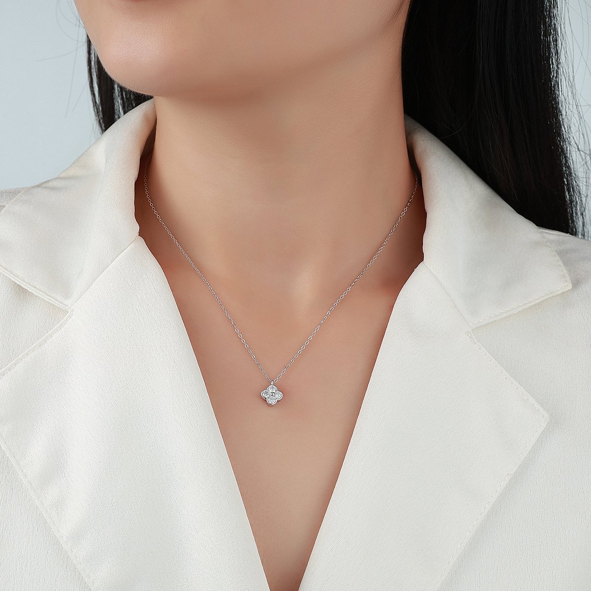 Moissanite Clover Pendant Necklace – 0.4ct DEW, 925 Silver - Image 5