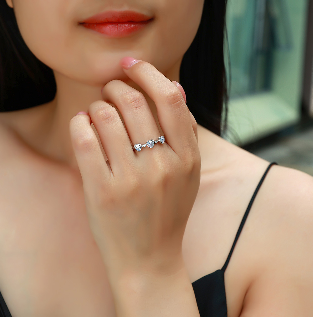 Heart Moissanite Three-Stone Ring – 0.9ct DEW - Image 6