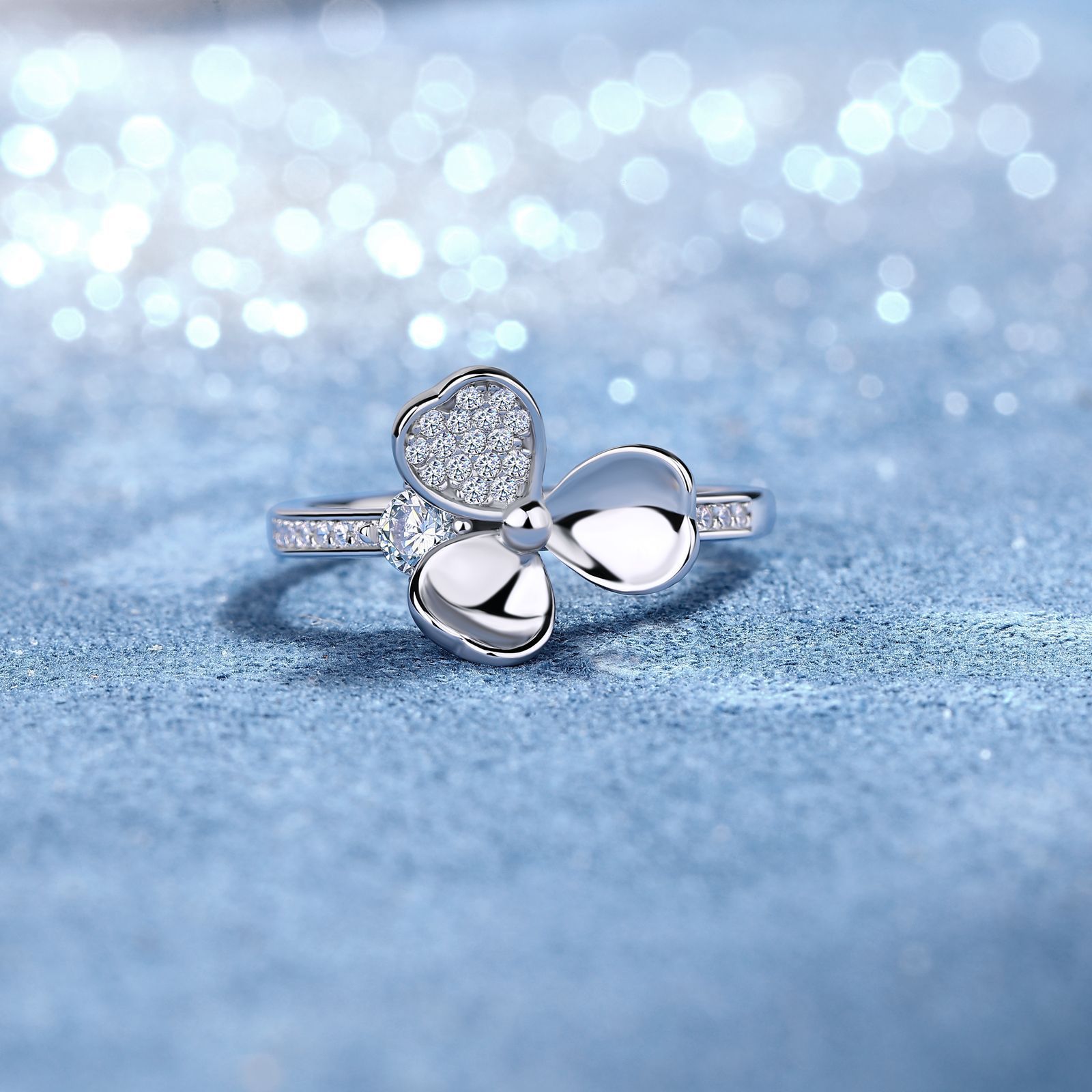 Heart-Petal Clover Moissanite Ring – 0.37ct DEW Pavé Band - Image 4