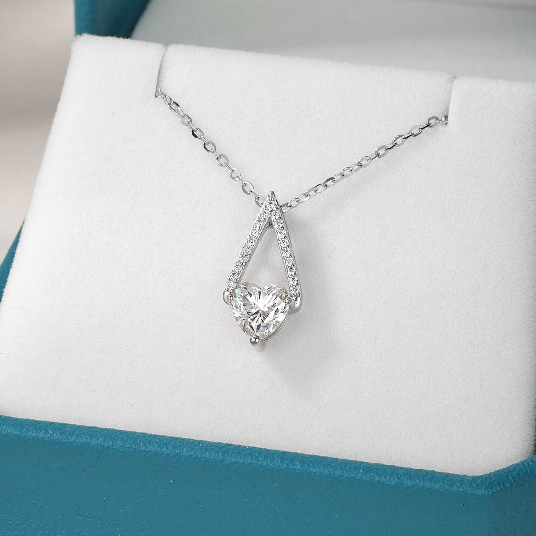 Heart Moissanite Triangle Pendant Necklace – 1ct DEW - Image 3