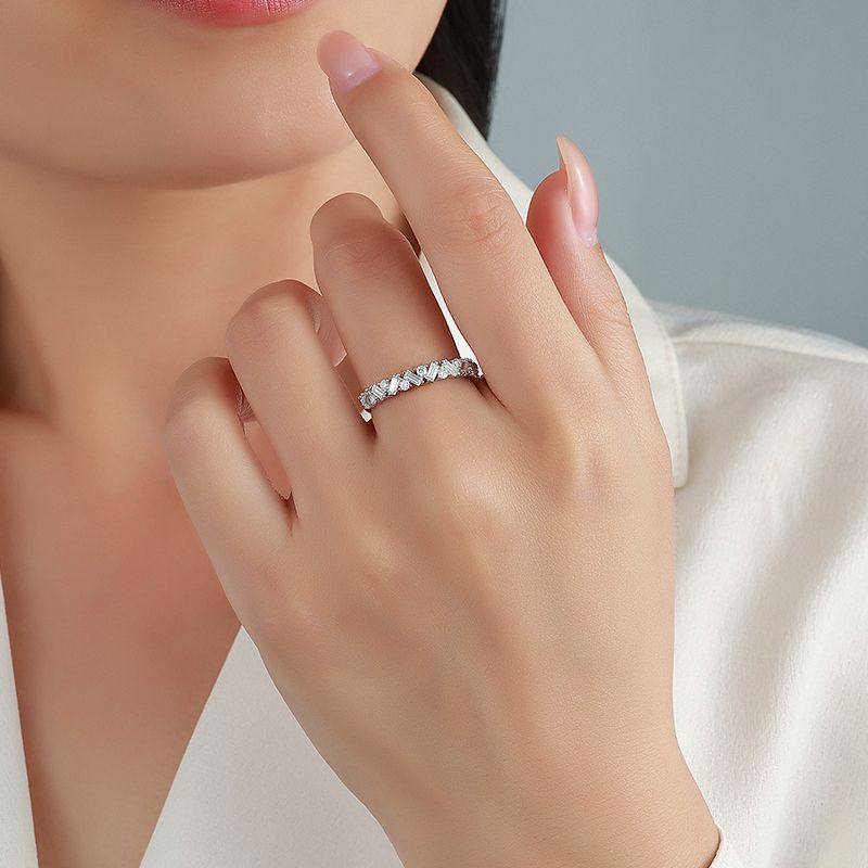 Baguette & Round Moissanite Scatter Band – 0.5ct DEW - Image 3