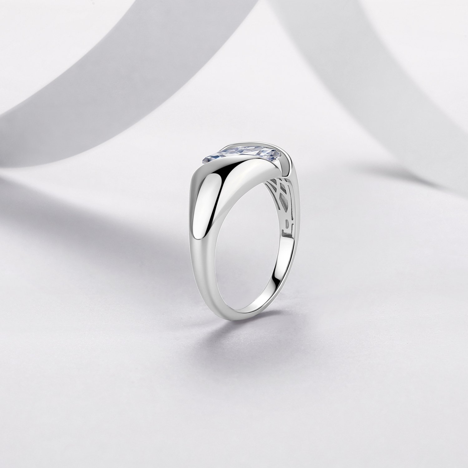 East-West Marquise Moissanite Tension-Style Ring – 1ct DEW - Image 2