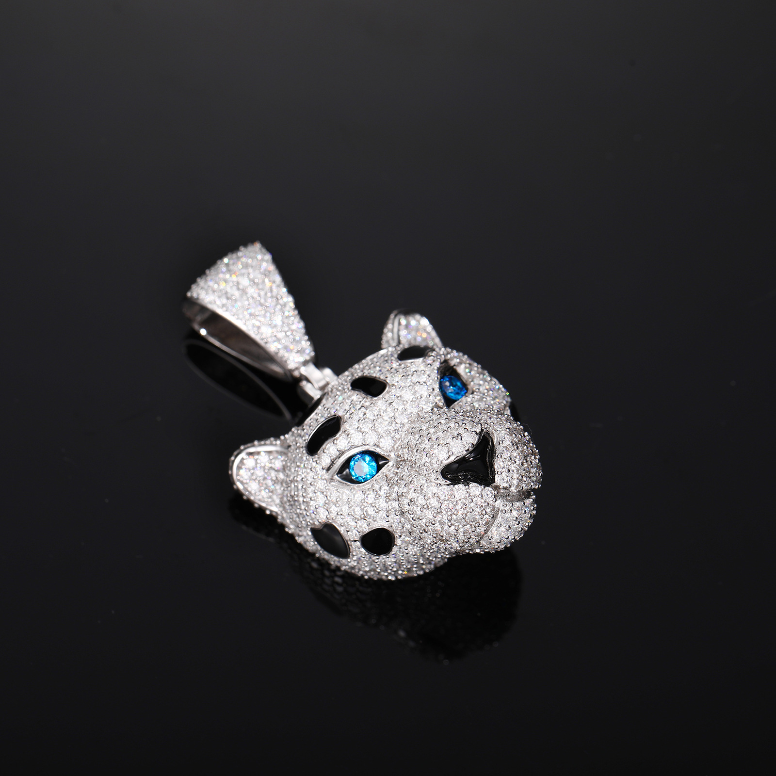 Pavé Moissanite Leopard Head Pendant – 3.5ct DEW - alternate view