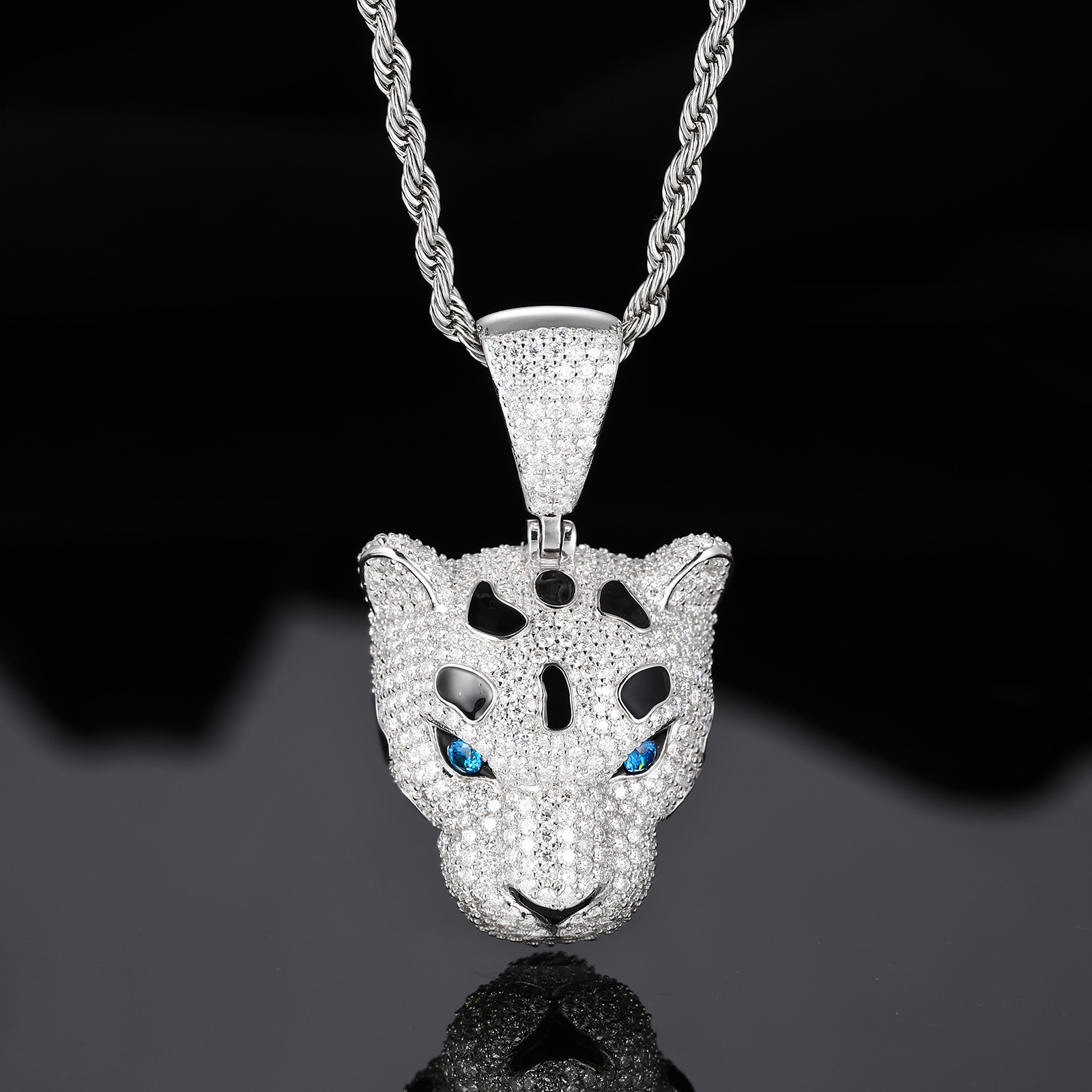 Pavé Moissanite Leopard Head Pendant – 3.5ct DEW - Image 4