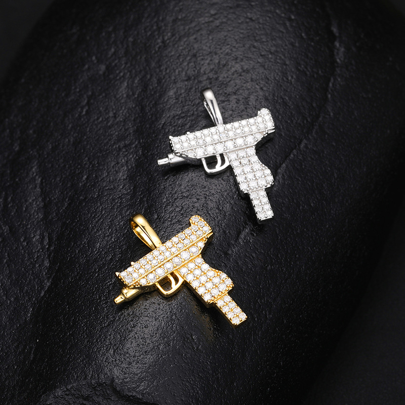 Moissanite Gun-Shaped Pendant – 0.5ct DEW - Image 4