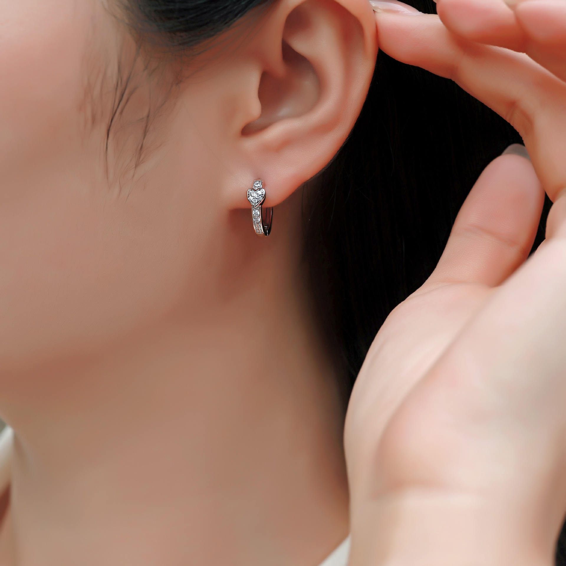 Moissanite Heart Huggie Earrings – 0.1ct DEW Each - Image 5