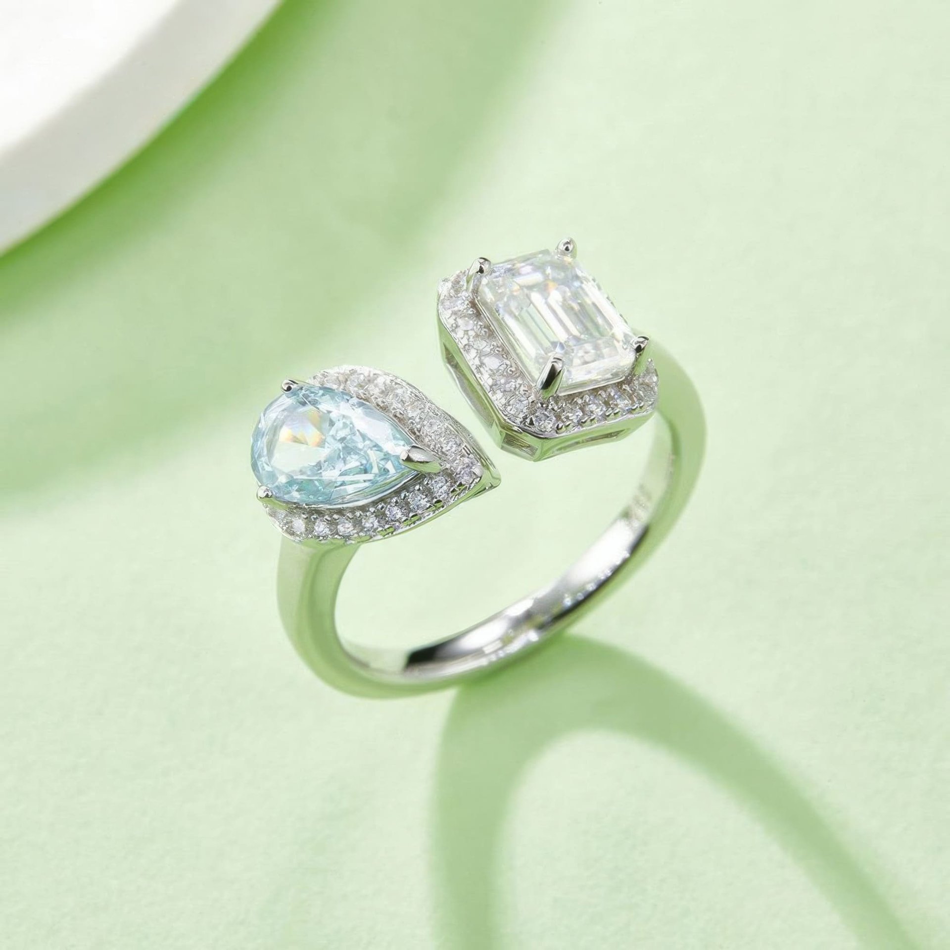 Emerald & Pear Cut Moissanite Toi et Moi Ring | 925 Silver Double Halo Open Band - Image 5