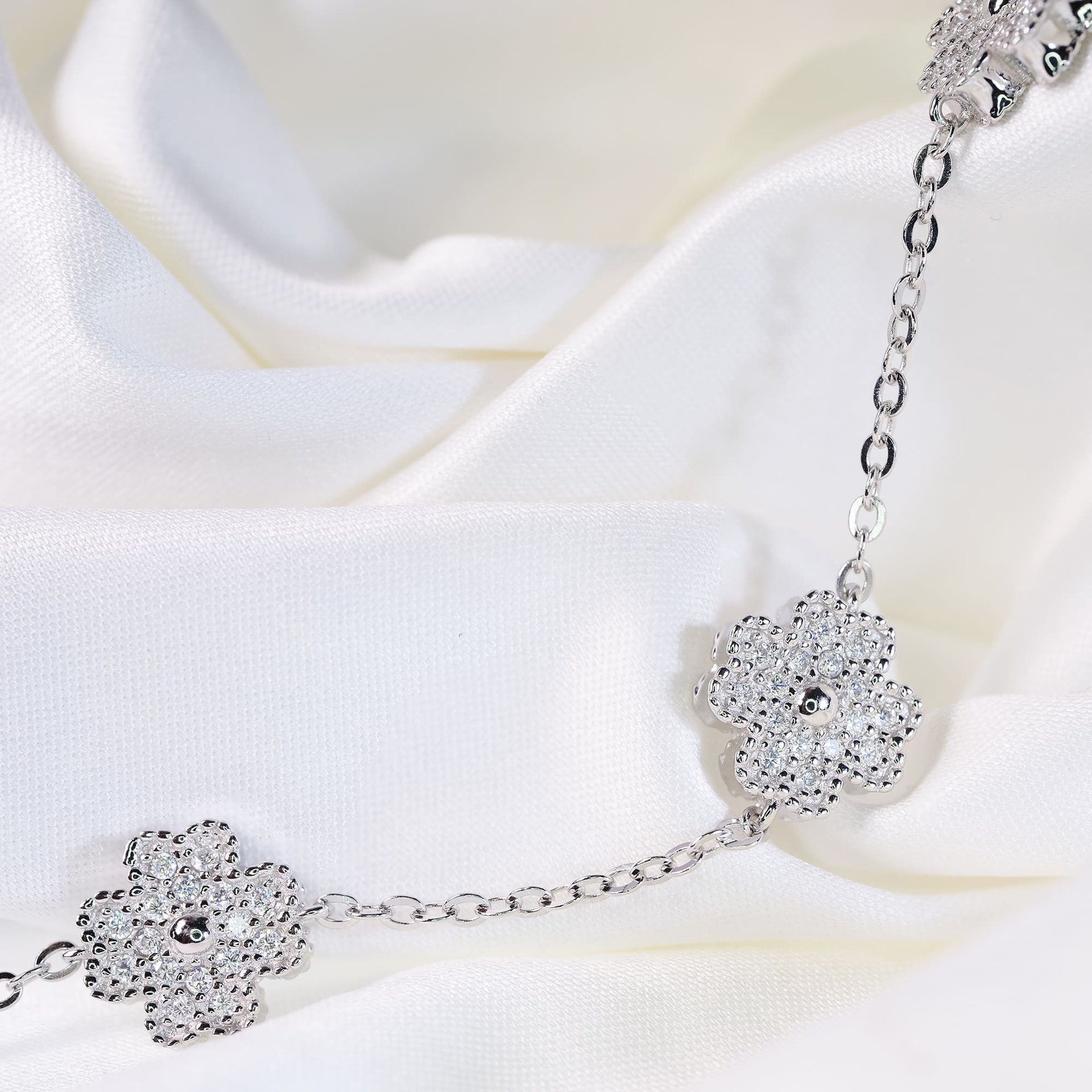 Five-Clover Moissanite Station Bracelet – 925 Silver - Image 6