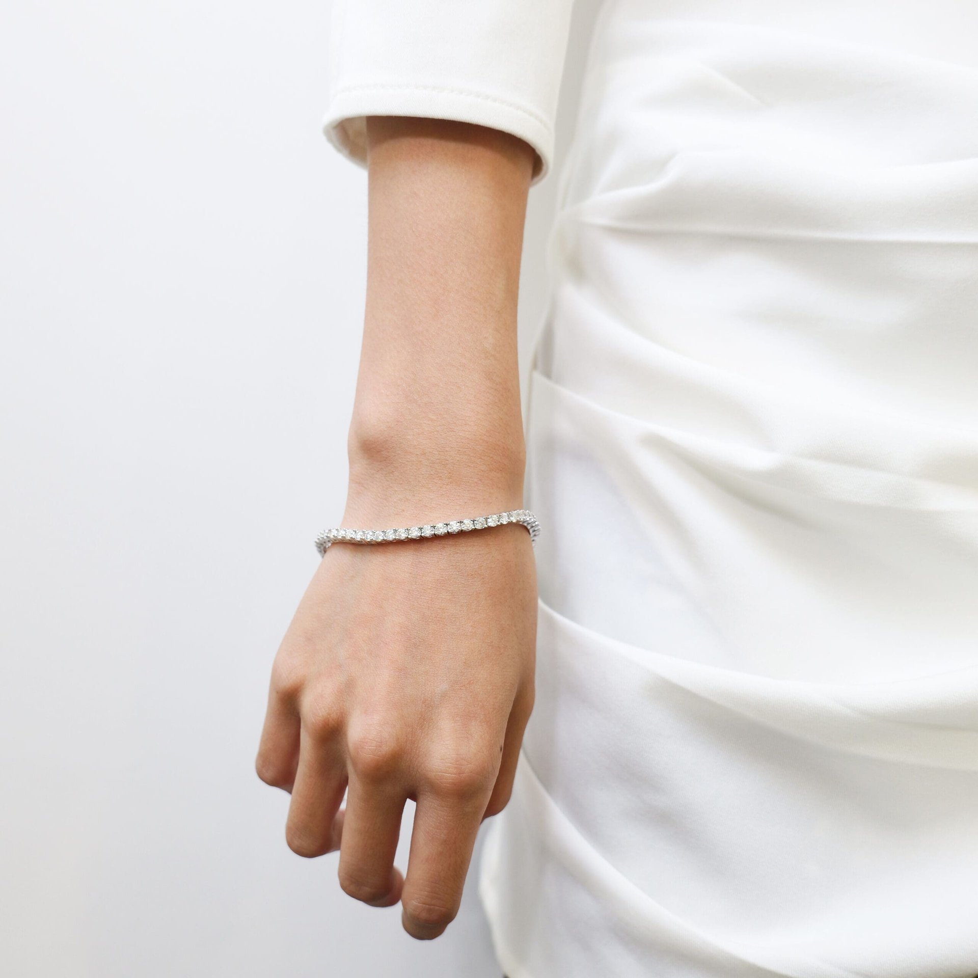 Round Moissanite Tennis Bracelet | 4-Prong Line | White Gold-Plated 925 Sterling Silver - alternate view