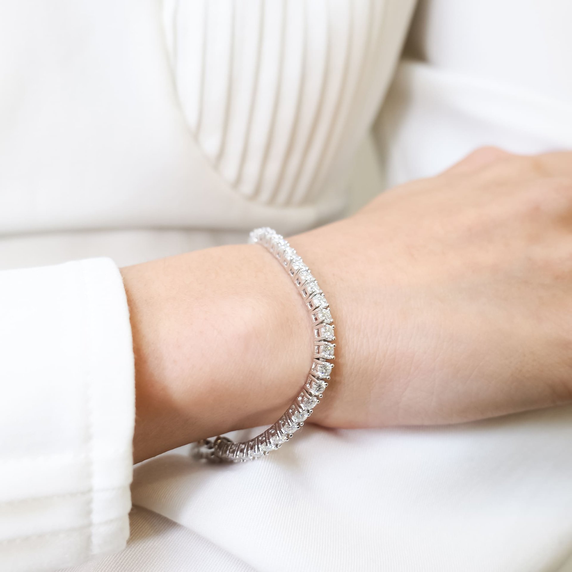 Round Moissanite Tennis Bracelet | 4-Prong Line | White Gold-Plated 925 Sterling Silver - Image 4