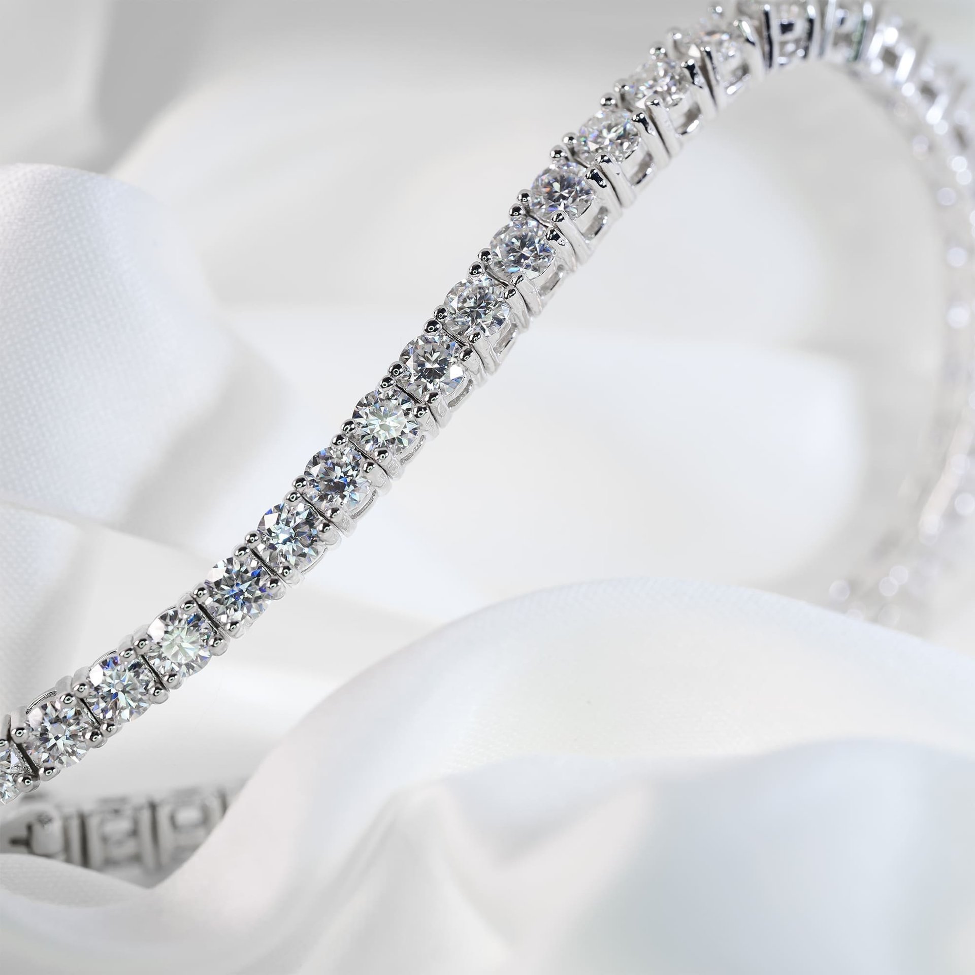 Round Moissanite Tennis Bracelet | 4-Prong Line | White Gold-Plated 925 Sterling Silver - Image 5