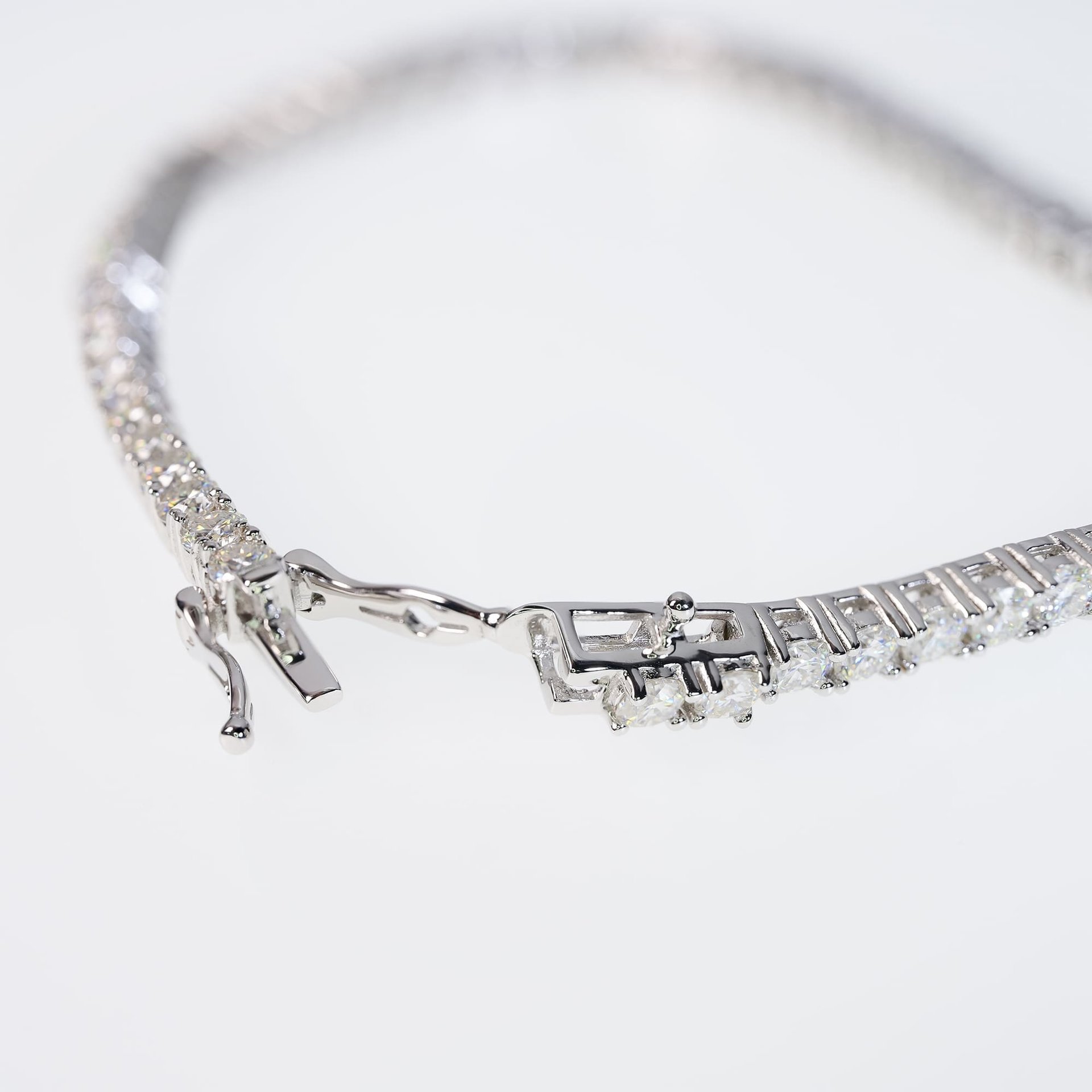 Round Moissanite Tennis Bracelet | 4-Prong Line | White Gold-Plated 925 Sterling Silver - Image 6