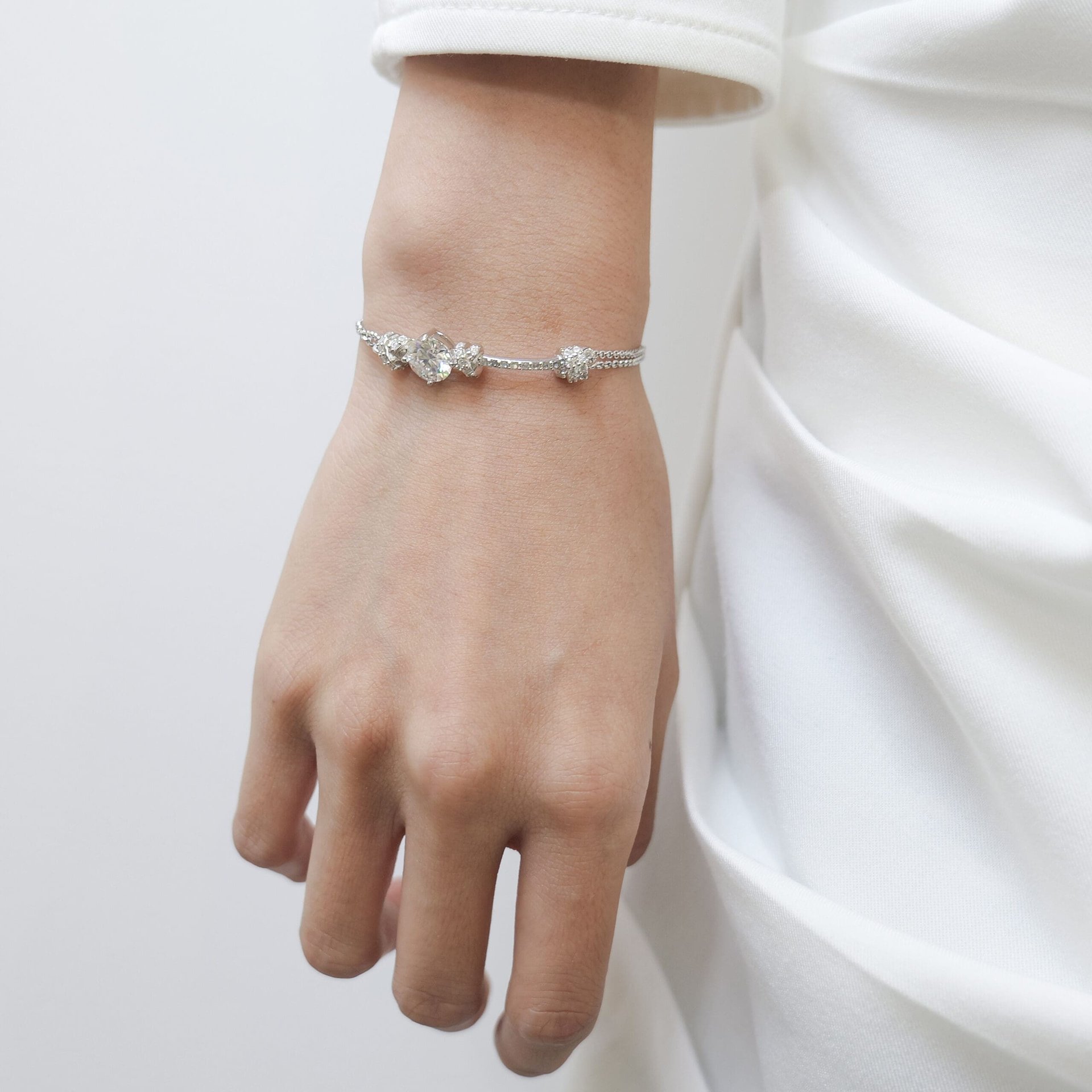 XOXO 2CT (8mm DEW) Moissanite Bolo Bracelet | Pavé X & O Stations, 925 Sterling Silver, Adjustable - Image 4
