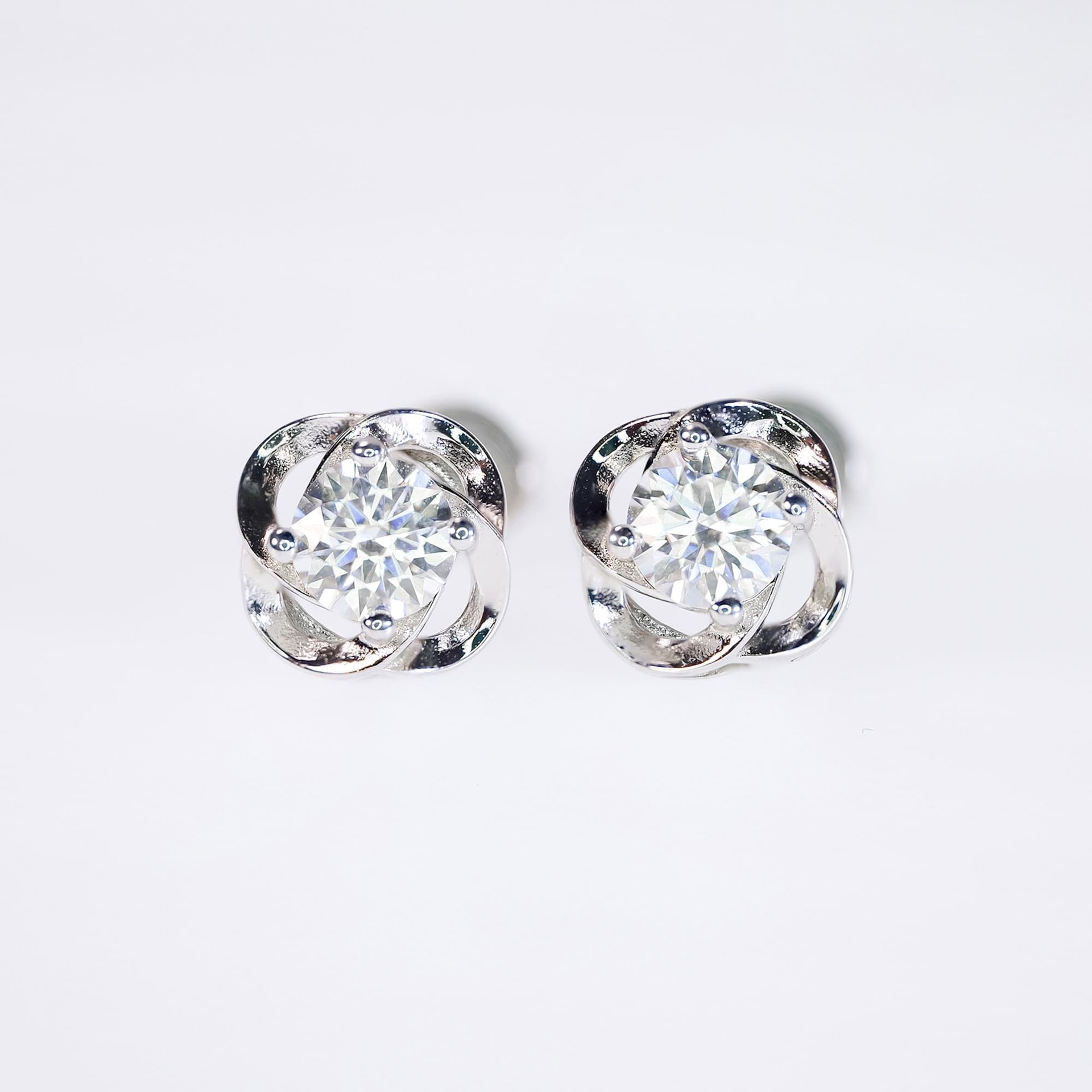 Minimalist Spiral Moissanite Stud Earrings | 0.5ct DEW Round Cut, 925 Silver White Gold Plated