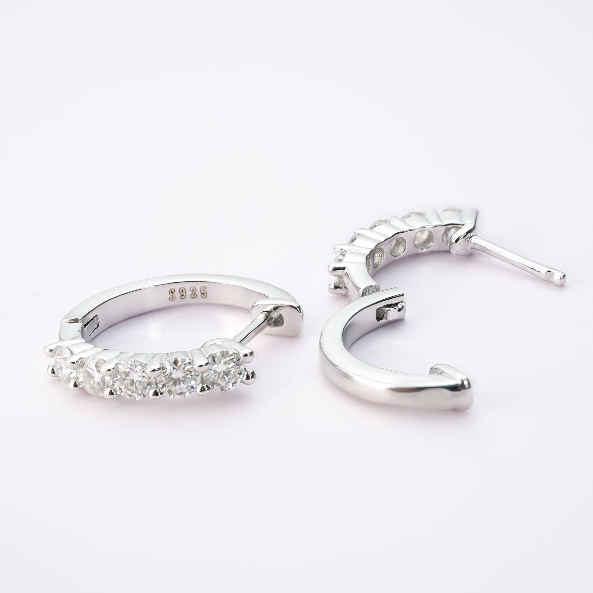 1ctw Round Moissanite Huggie Hoop Earrings | Bar-Set 925 Sterling Silver, White Gold Plated - Image 5