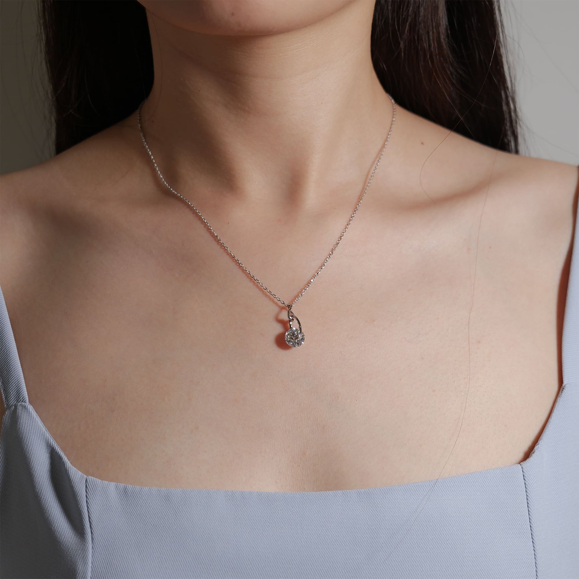 2ct Moissanite Spinning Pendant Necklace | Round Brilliant in Looped Silver Frame | White Gold Plated - Image 2