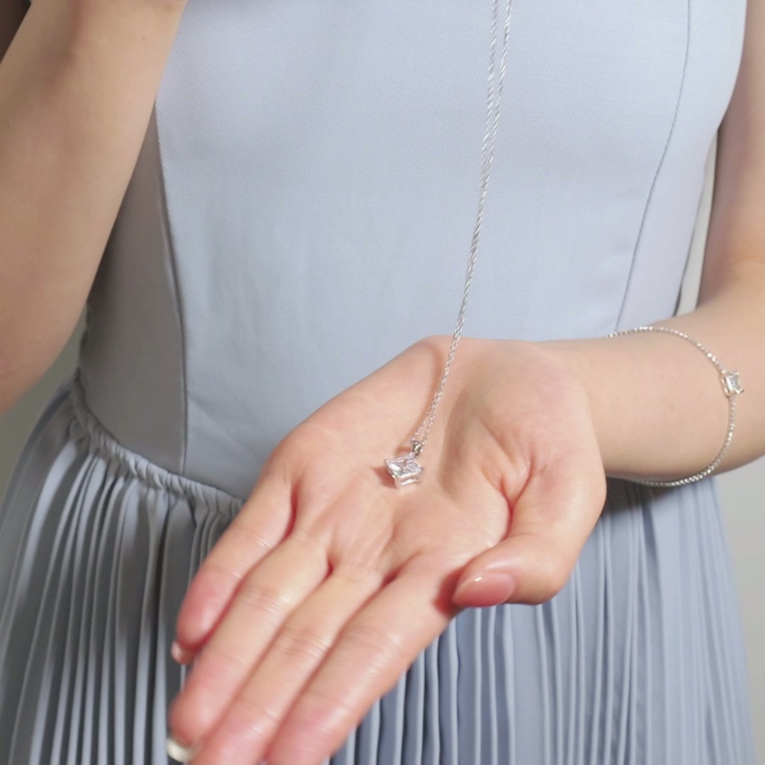 Princess Cut Moissanite Pendant Necklace in 925 Sterling Silver | 1ct & 2ct DEW Solitaire product video thumbnail