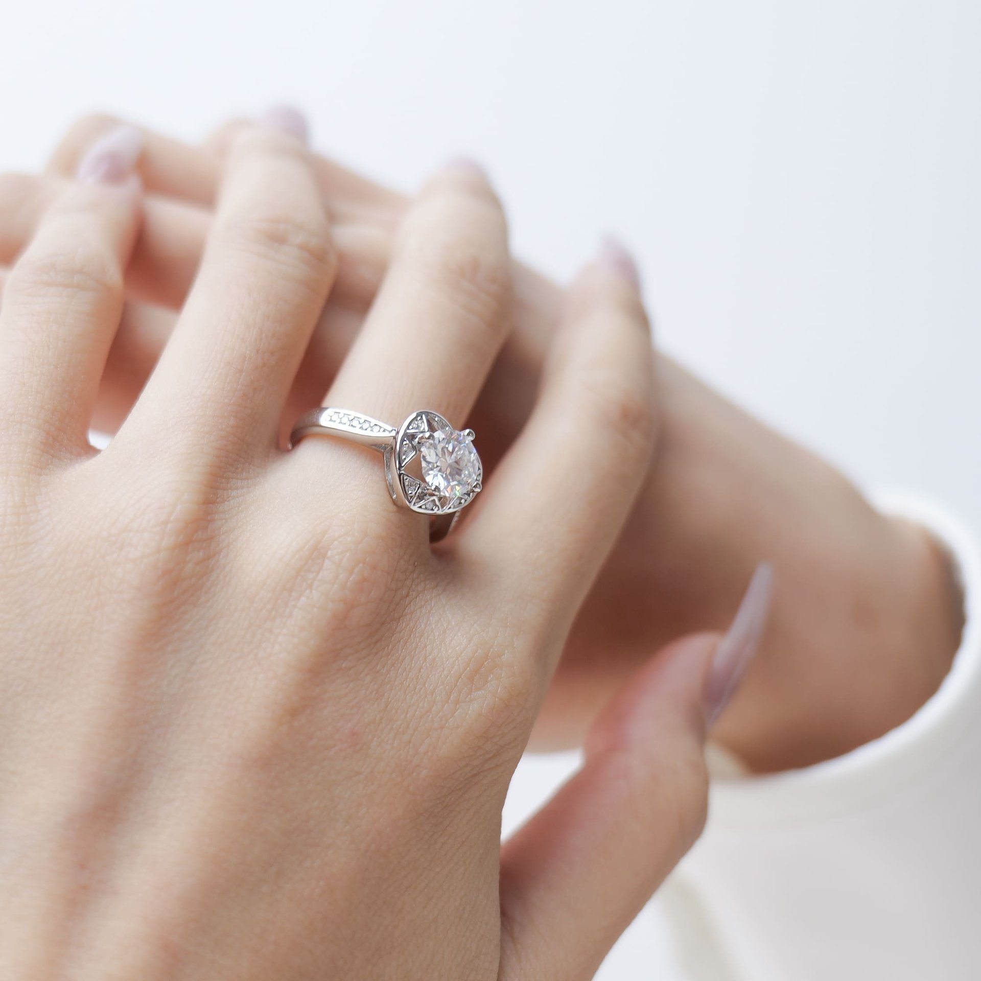 Heart Halo Moissanite Engagement Ring – Round Brilliant 1.25ct DEW, 925 Silver - Image 2