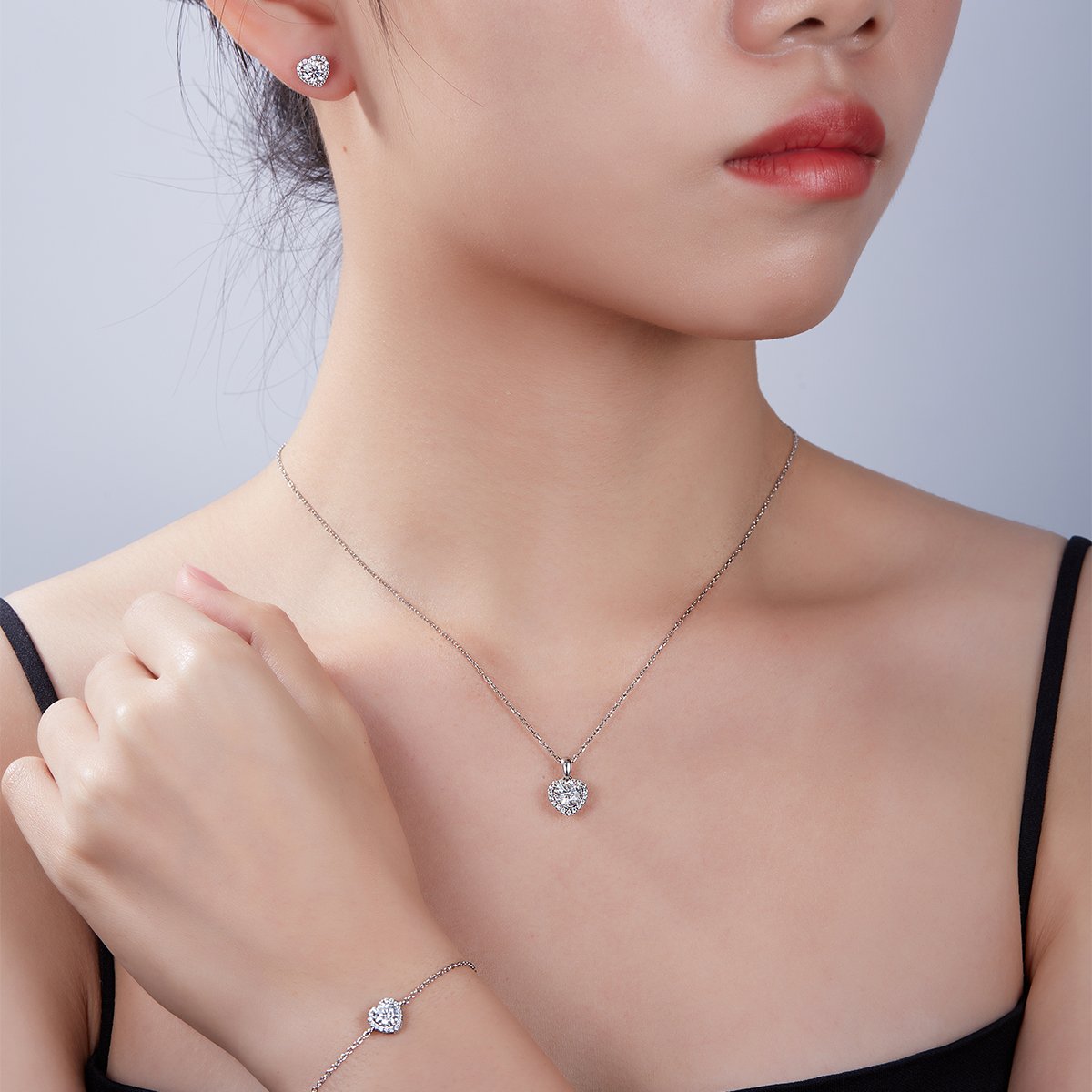 Heart Halo Moissanite Necklace & Earrings Set - Image 9