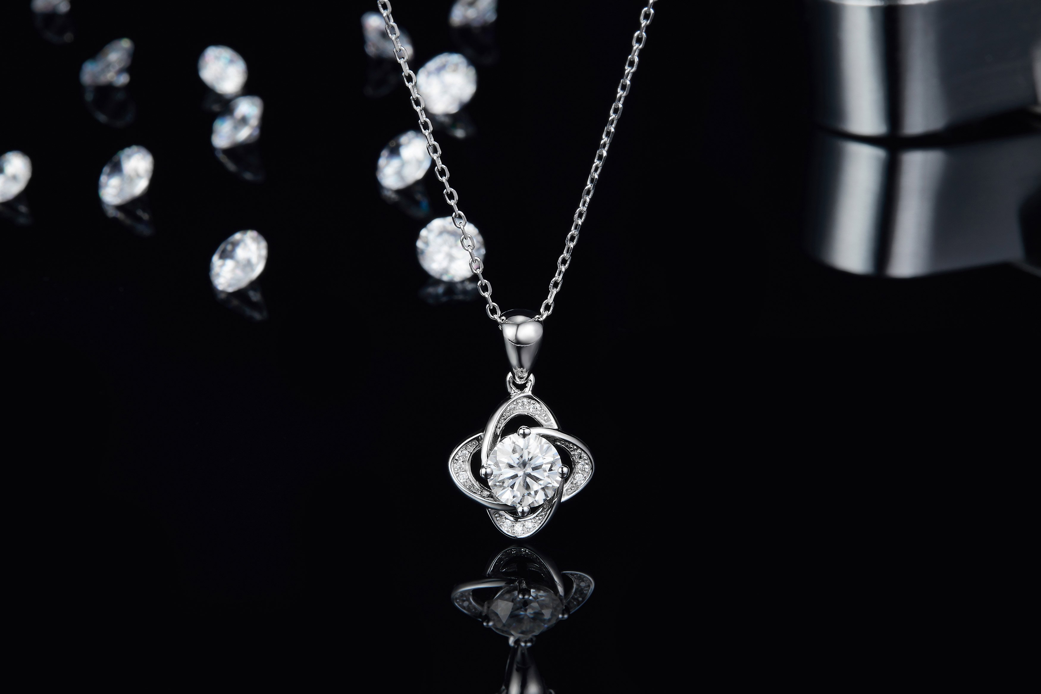Four-Leaf Clover Moissanite Pendant Necklace - 1ct DEW Round Center - Image 5