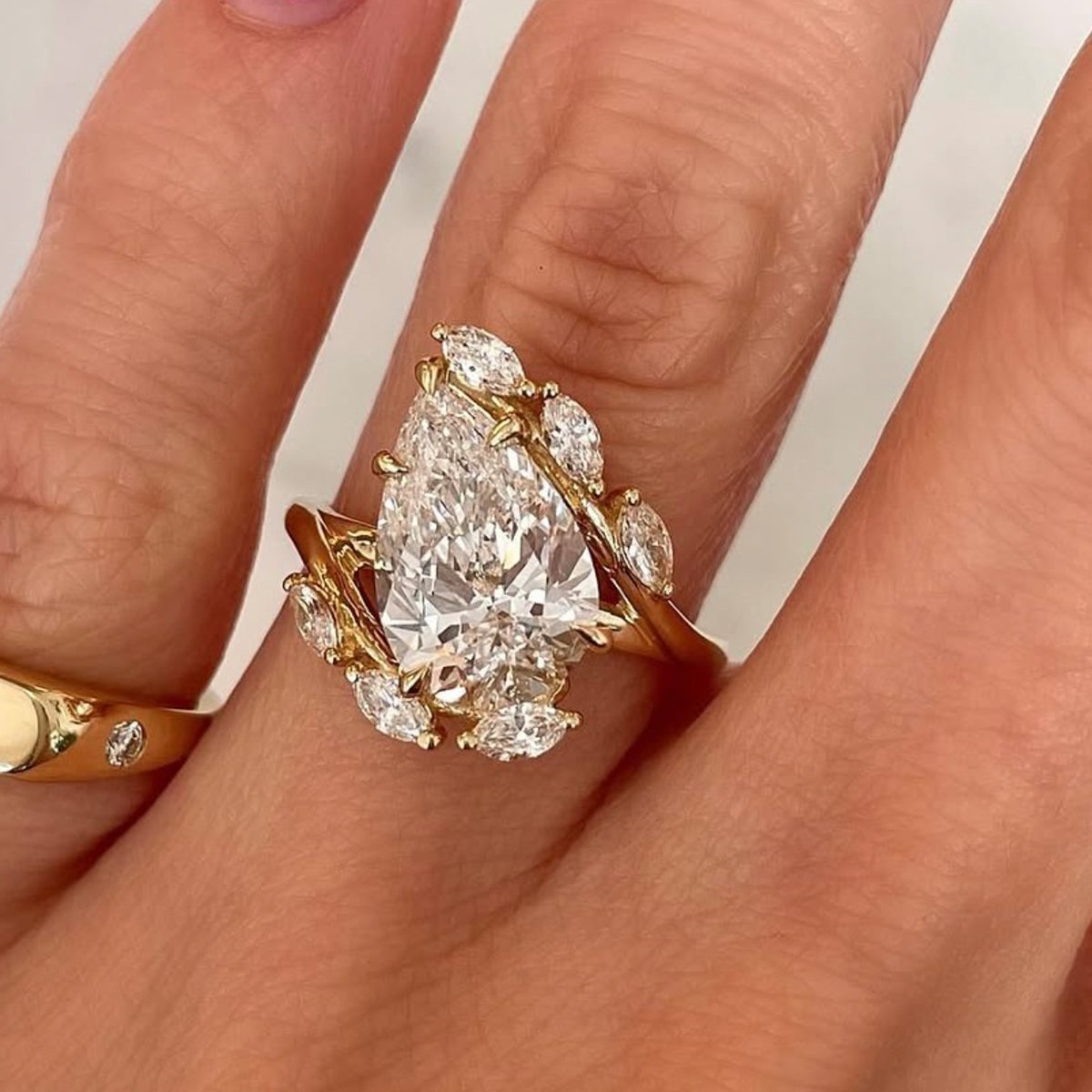 Oval-Cut Moissanite Ring with Marquise Vine Accents - Image 4